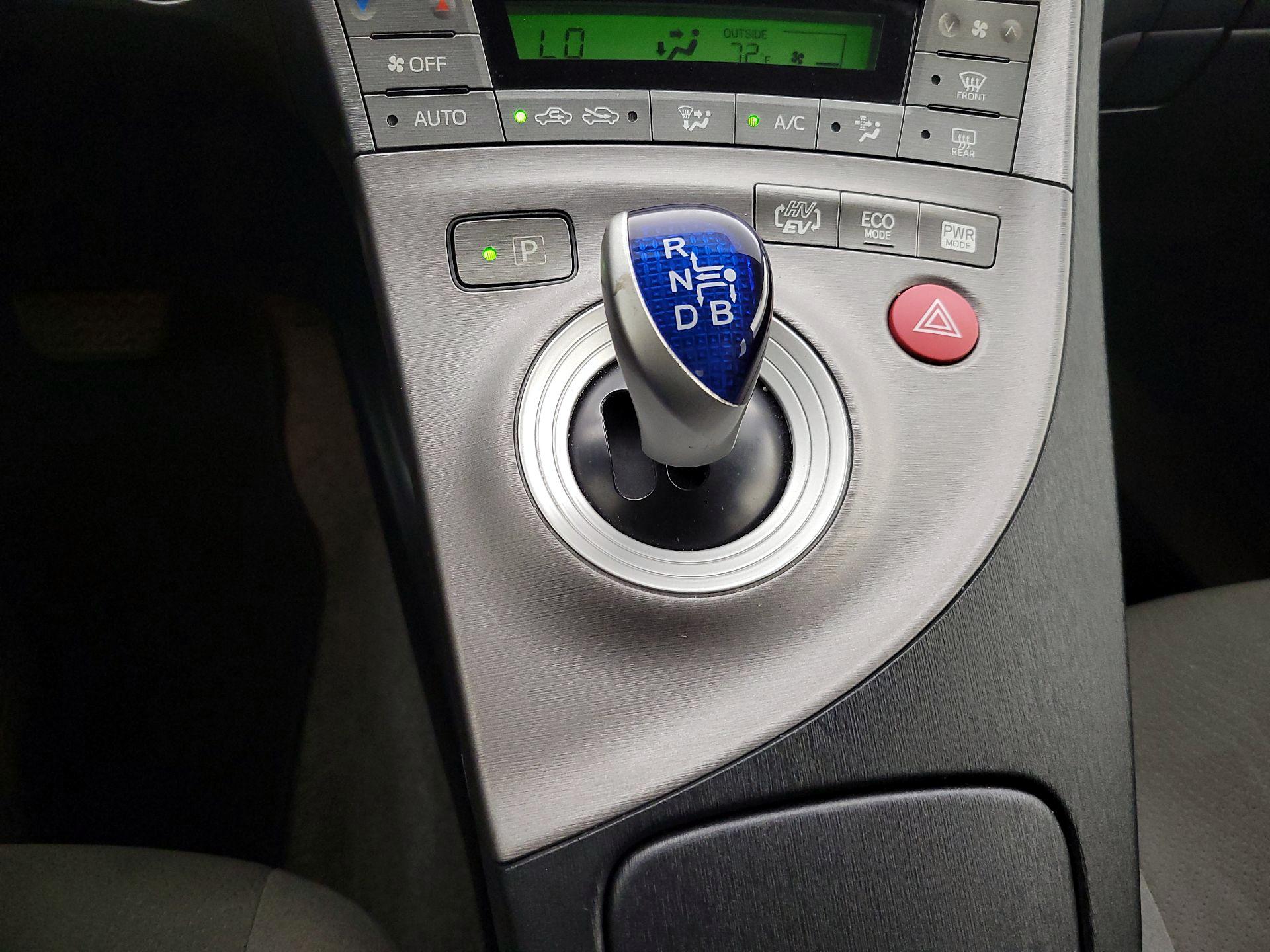 Thumbnail: 2014 Toyota Prius - 17