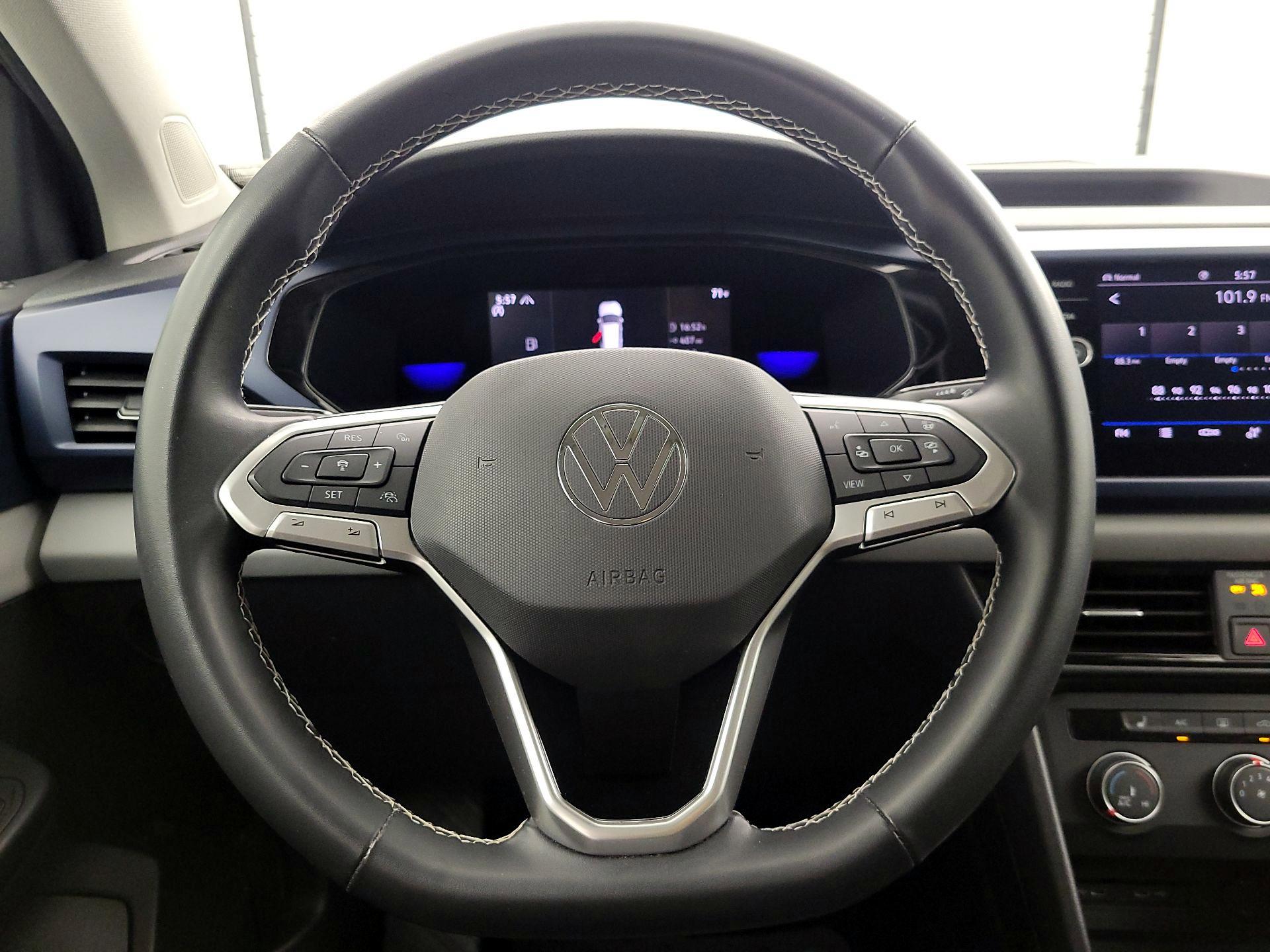 Thumbnail: 2022 Volkswagen Taos - 10