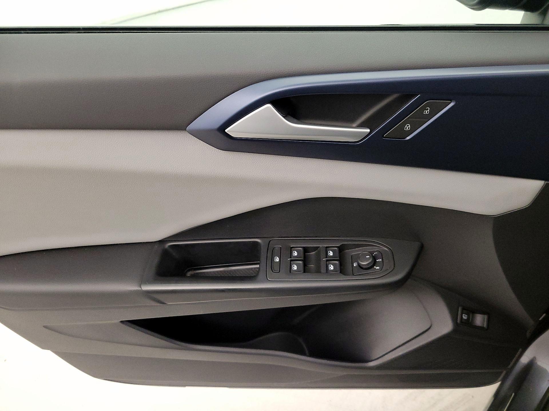 Thumbnail: 2022 Volkswagen Taos - 12