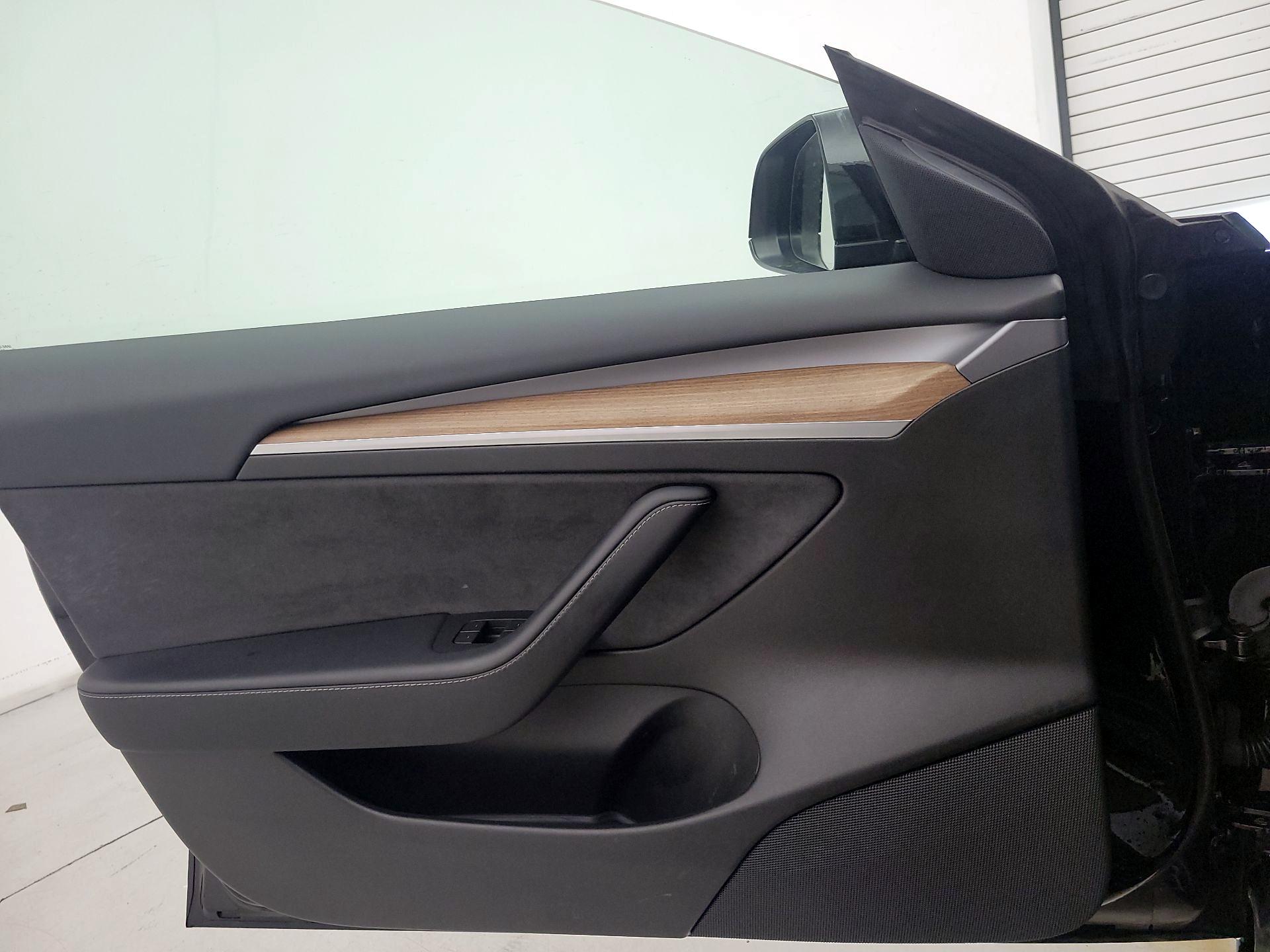 Thumbnail: 2022 Tesla Model 3 - 12