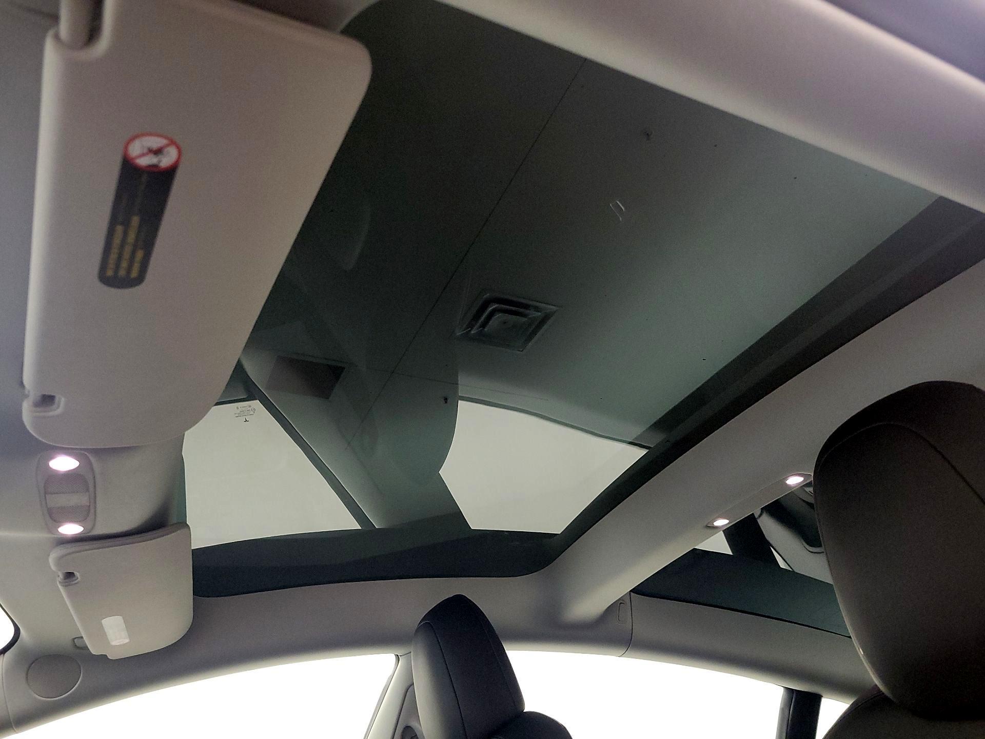 Thumbnail: 2022 Tesla Model 3 - 17