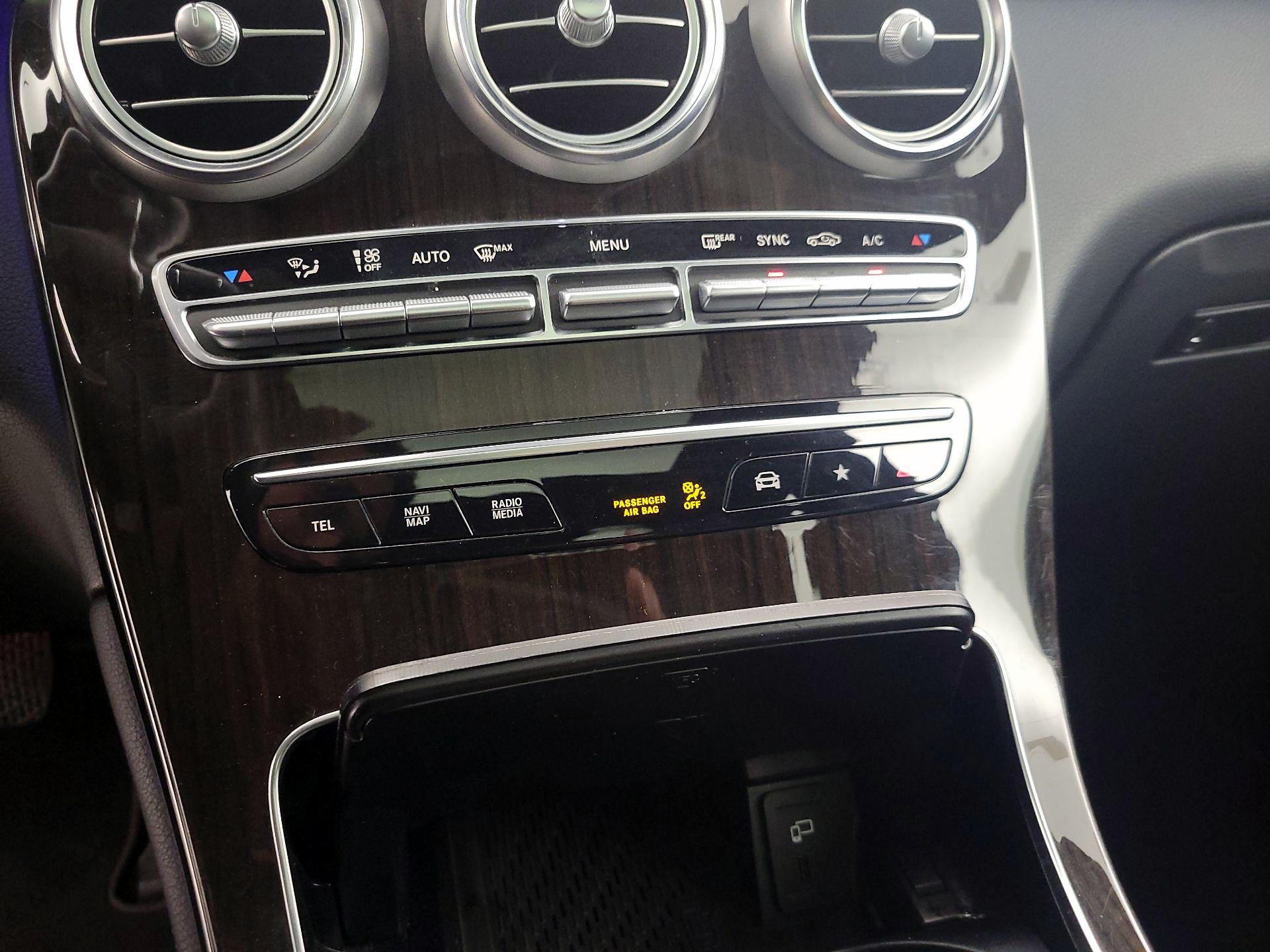Thumbnail: 2020 Mercedes-Benz GLC - 16