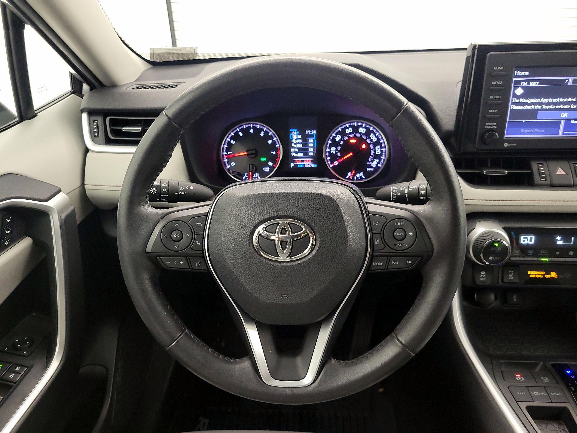 Thumbnail: 2020 Toyota RAV4 - 10