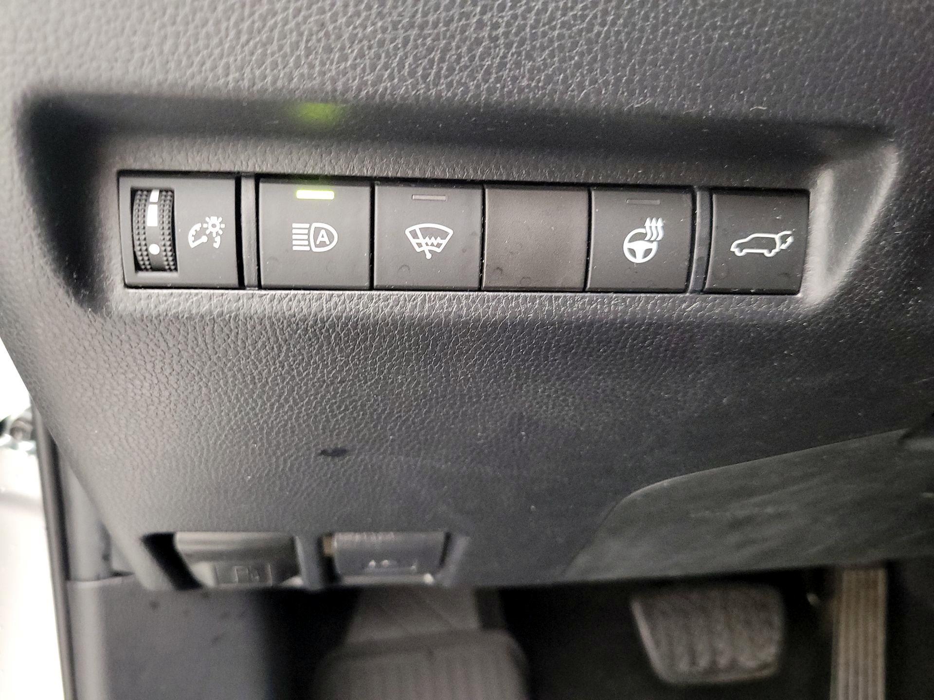 Thumbnail: 2020 Toyota RAV4 - 13