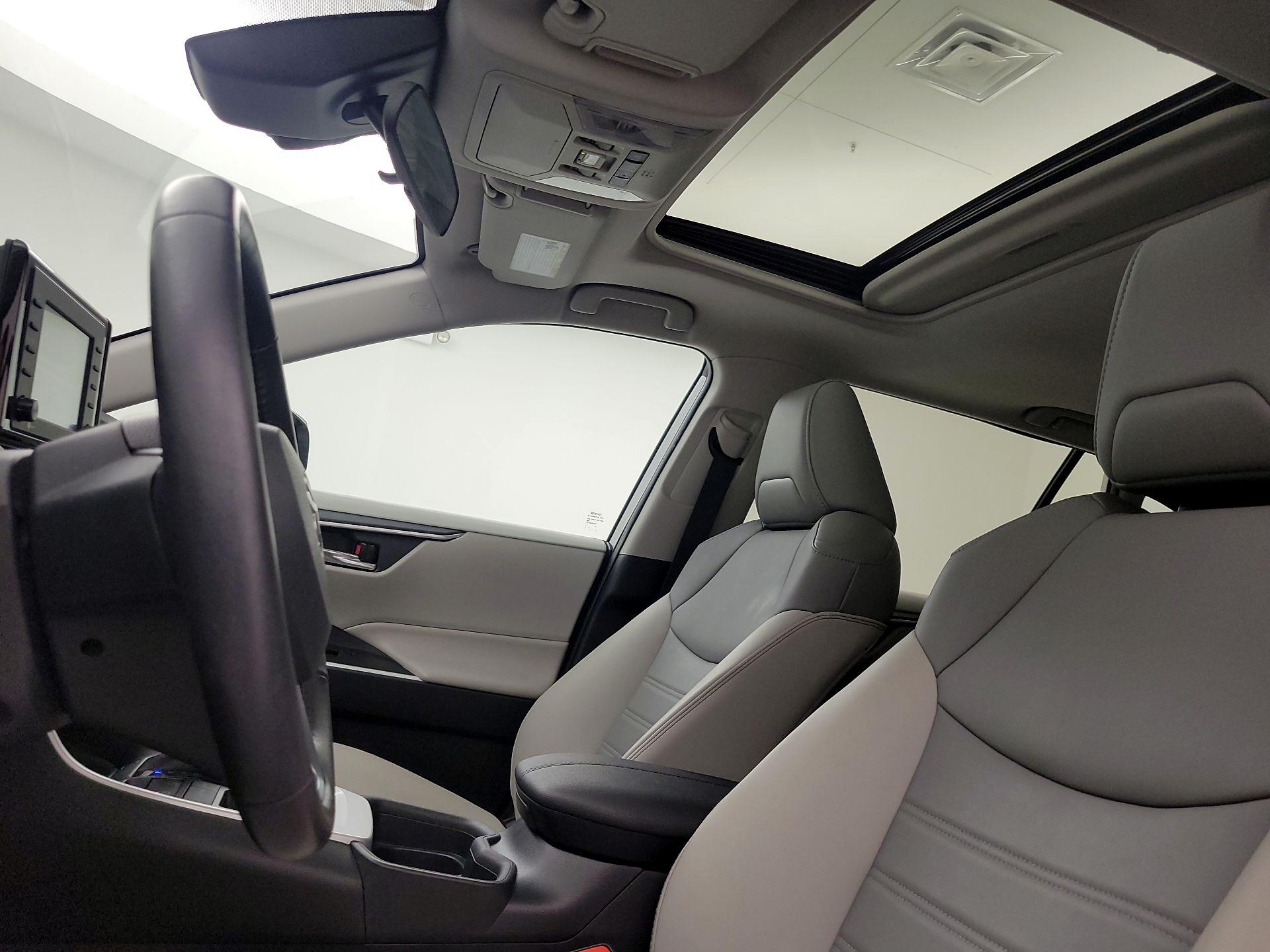 Thumbnail: 2020 Toyota RAV4 - 20