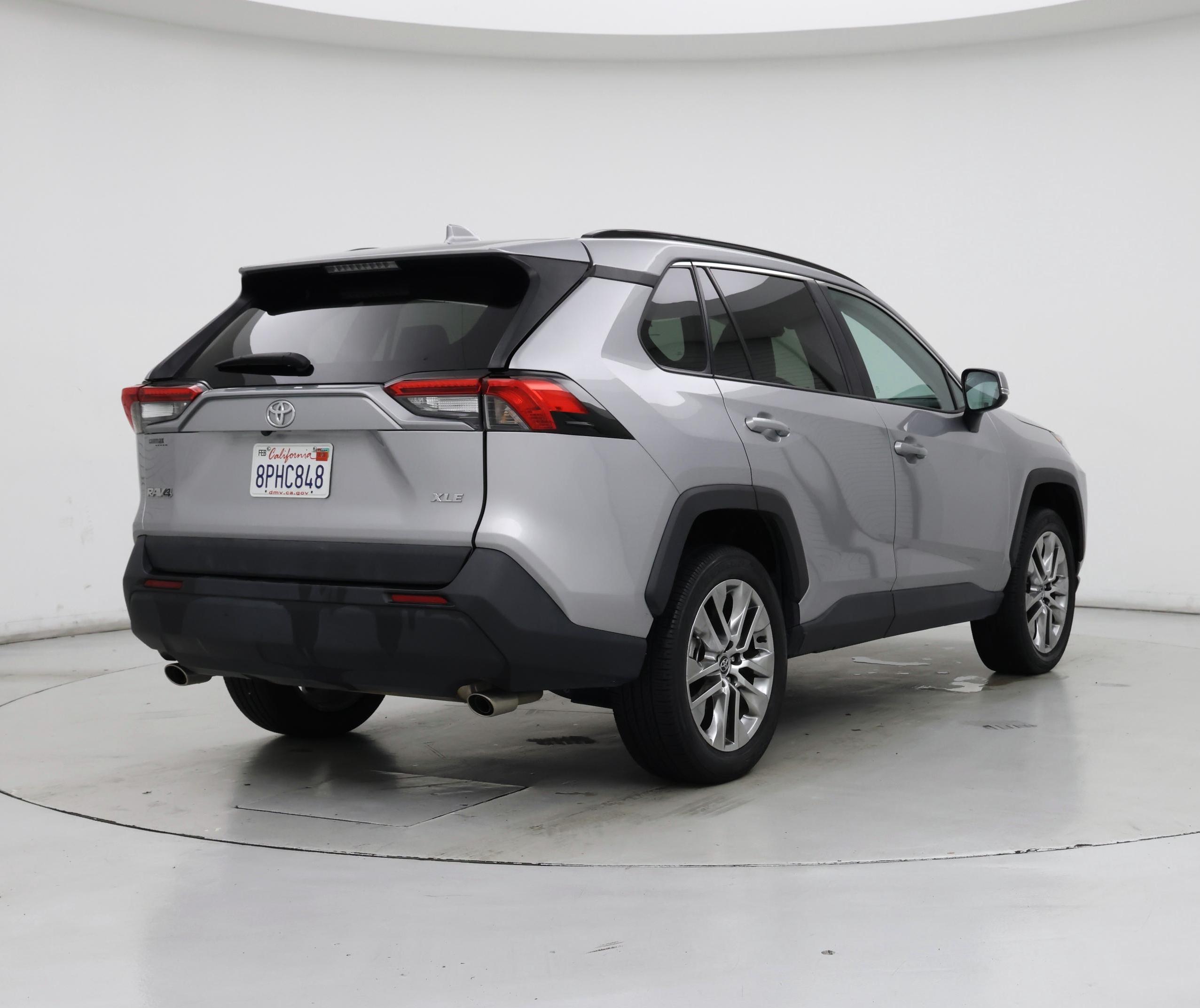 Thumbnail: 2020 Toyota RAV4 - 8