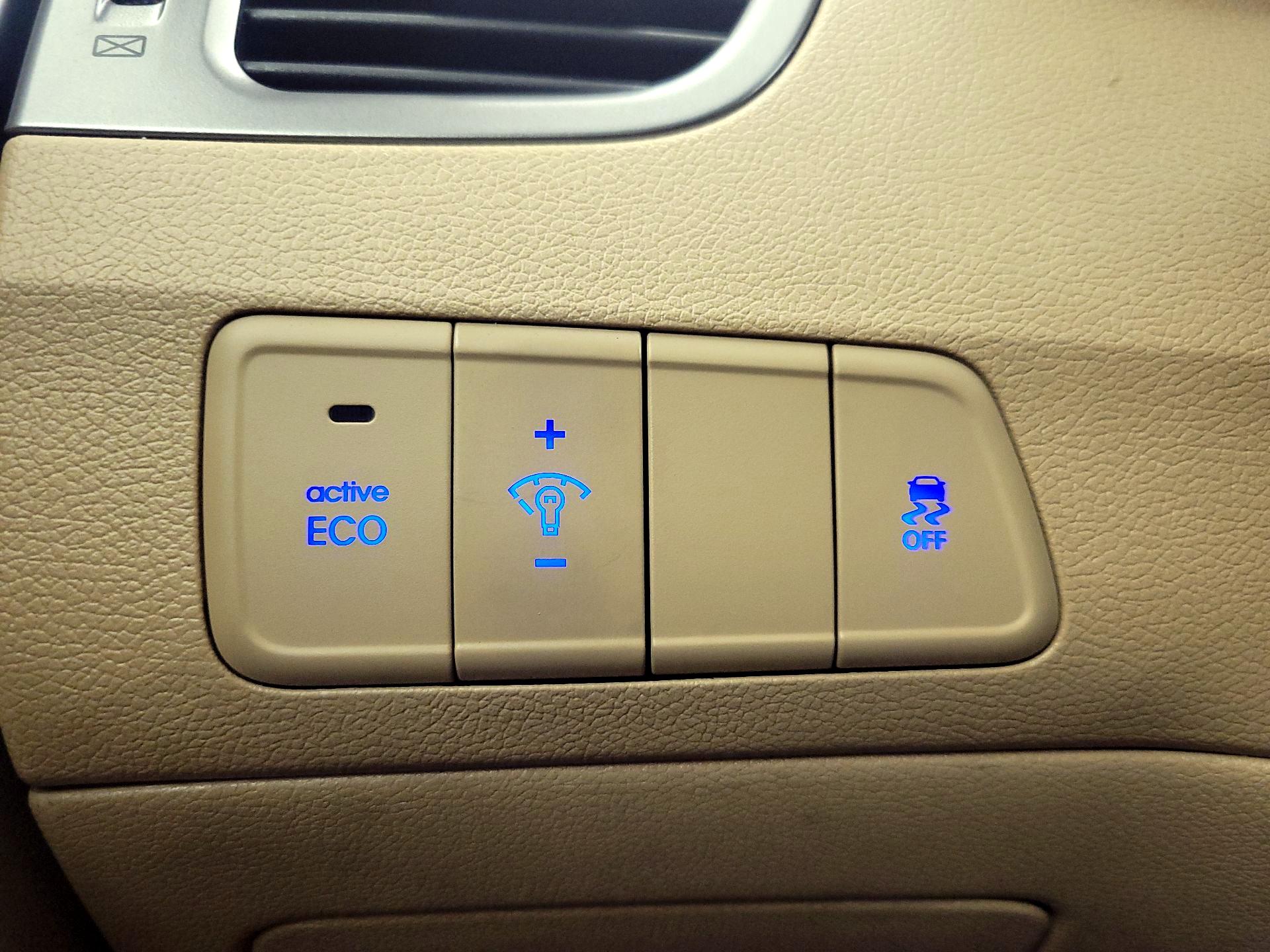 Thumbnail: 2013 Hyundai Elantra - 13