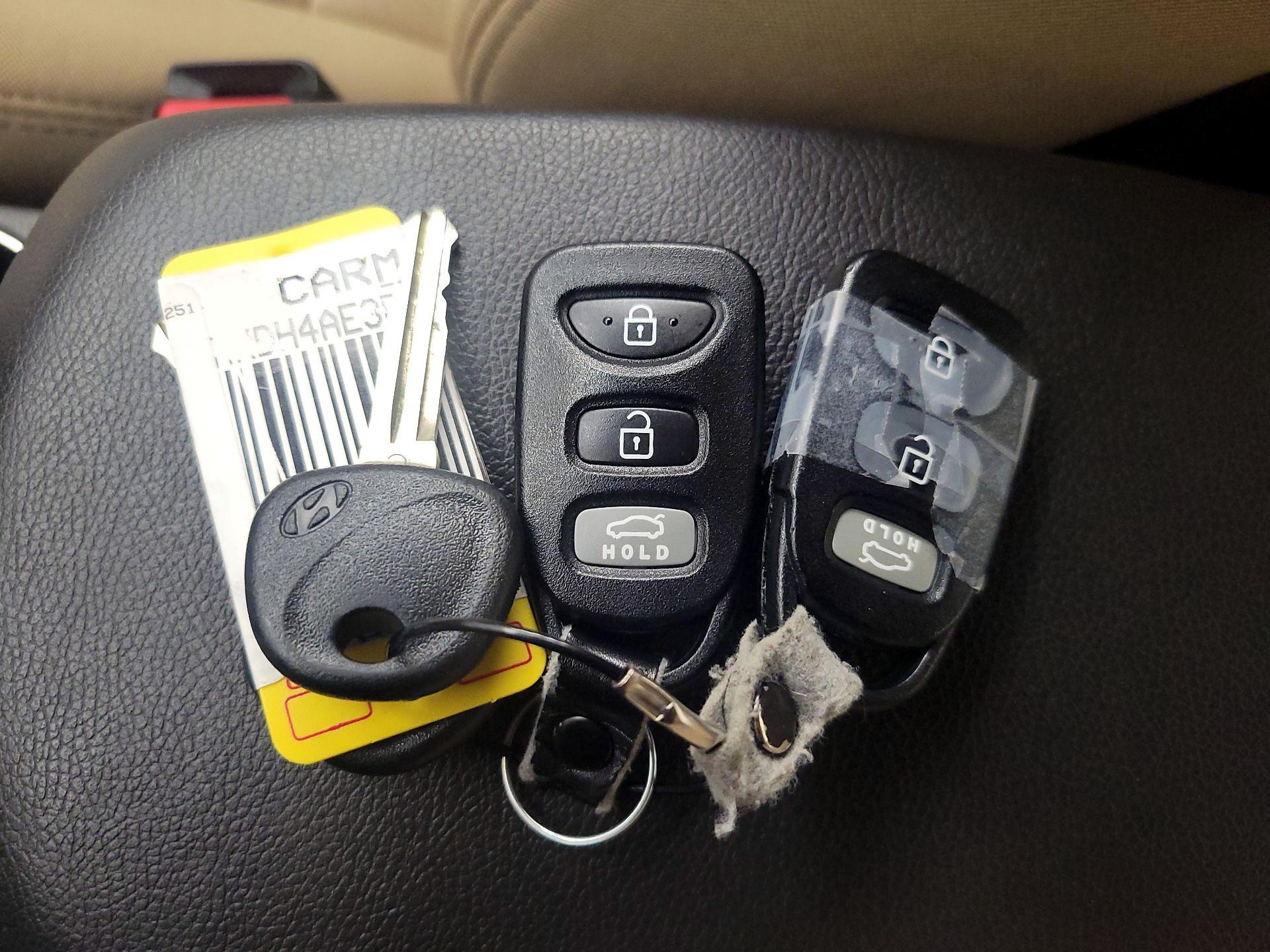 Thumbnail: 2013 Hyundai Elantra - 20