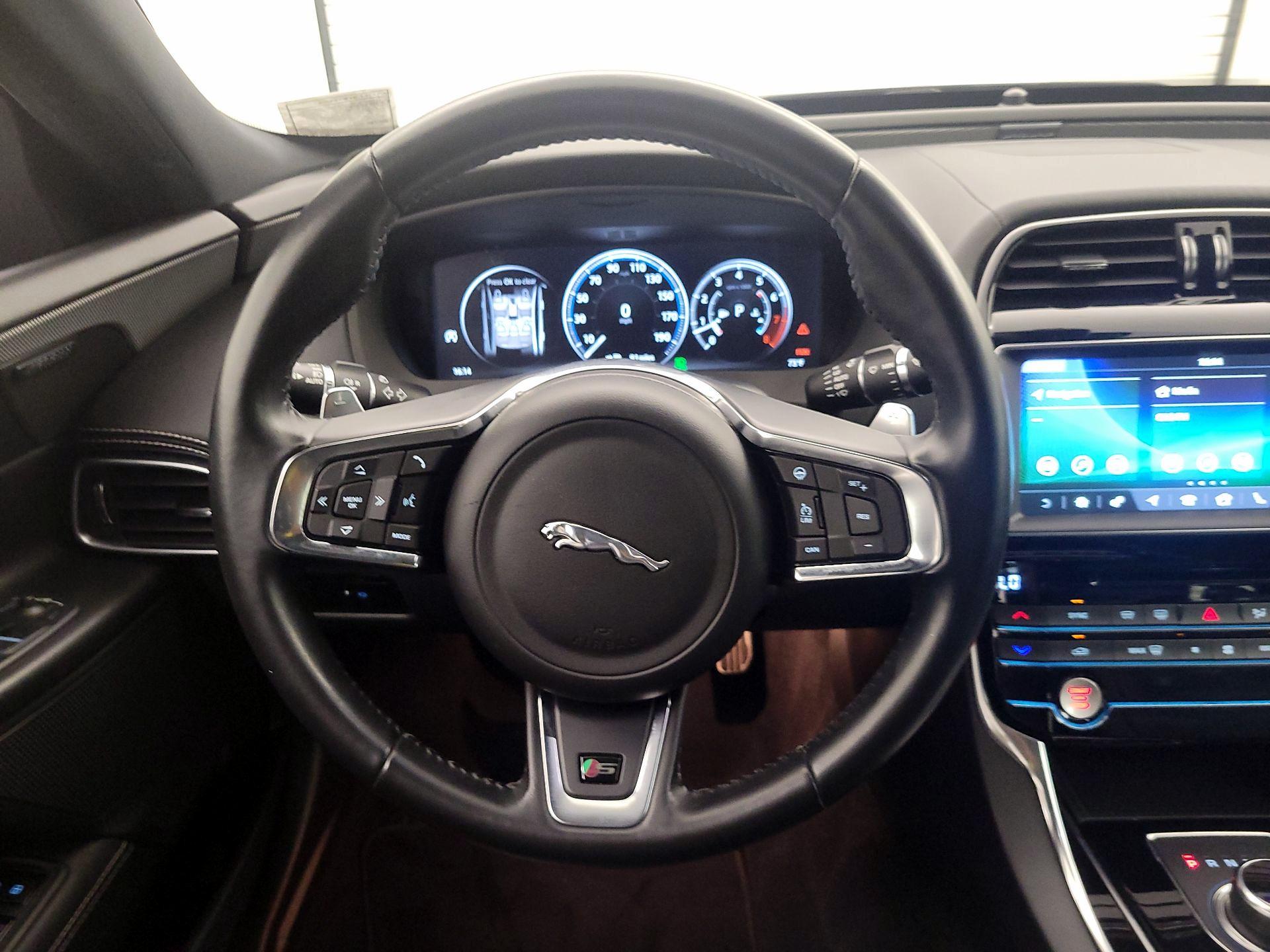 Thumbnail: 2019 Jaguar XE - 10