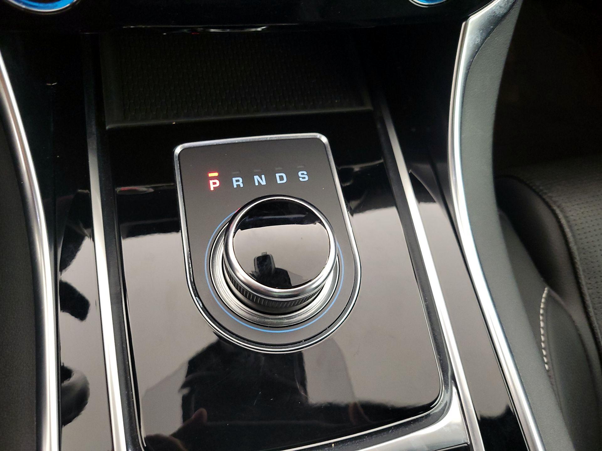 Thumbnail: 2019 Jaguar XE - 17