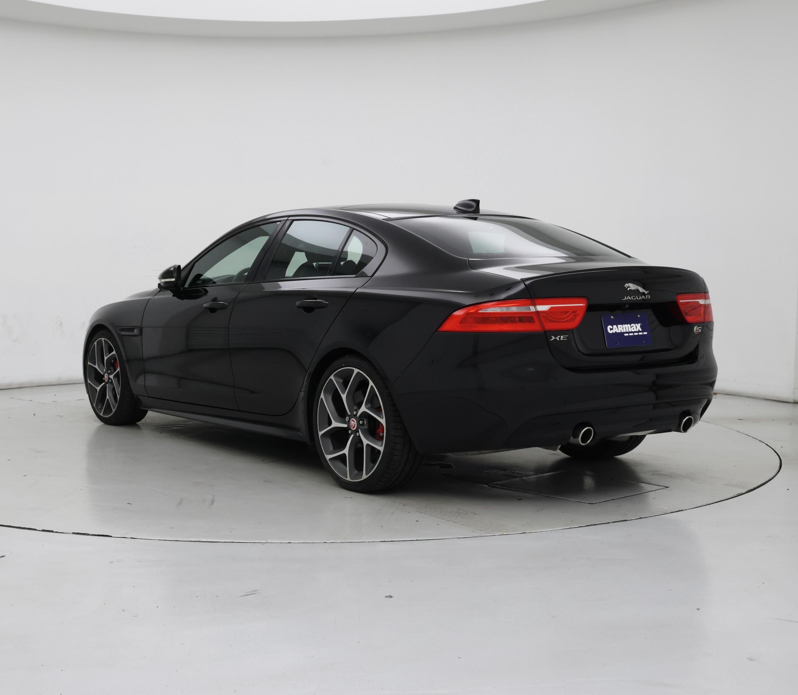 Thumbnail: 2019 Jaguar XE - 2