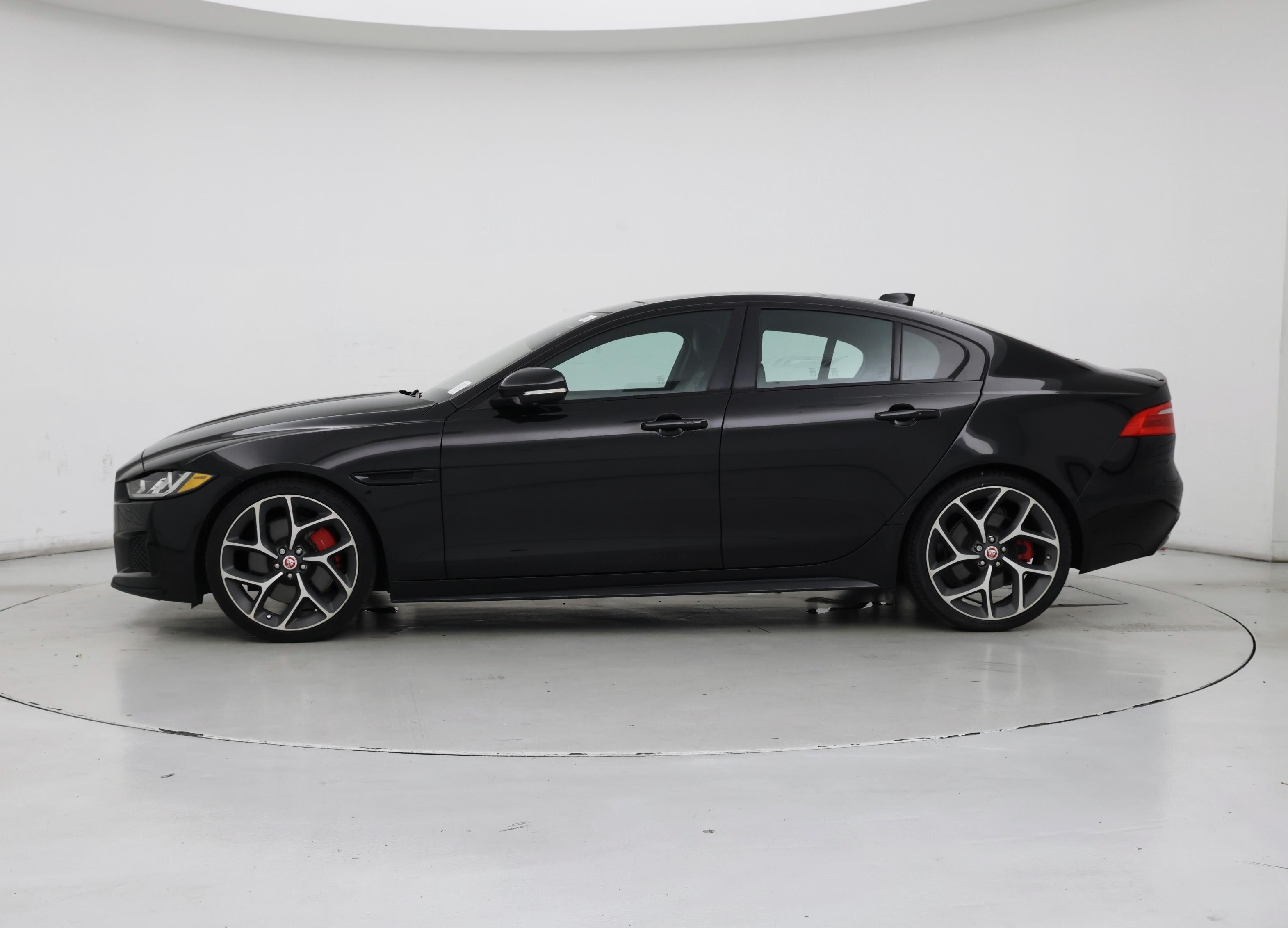 Thumbnail: 2019 Jaguar XE - 3