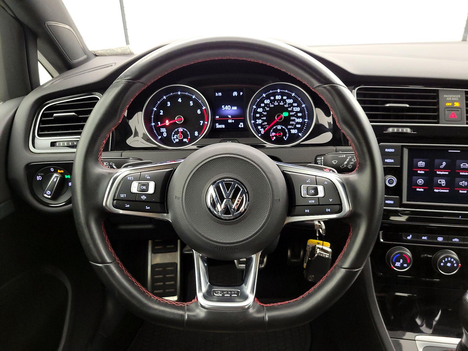 Thumbnail: 2021 Volkswagen Golf - 10