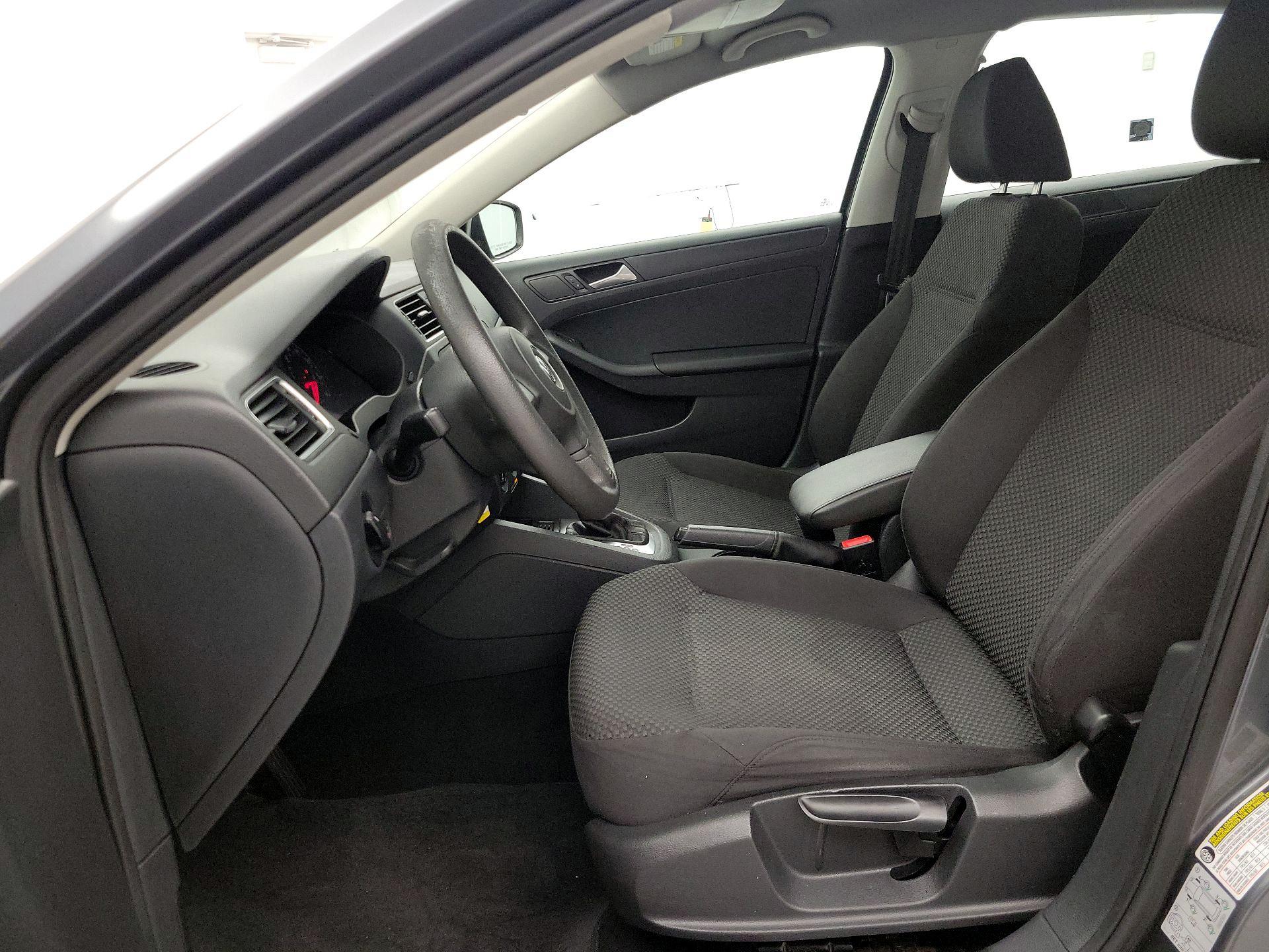 Thumbnail: 2014 Volkswagen Jetta - 11