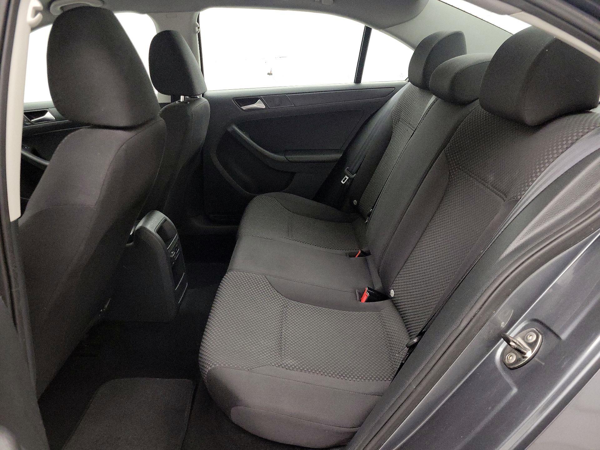 Thumbnail: 2014 Volkswagen Jetta - 17