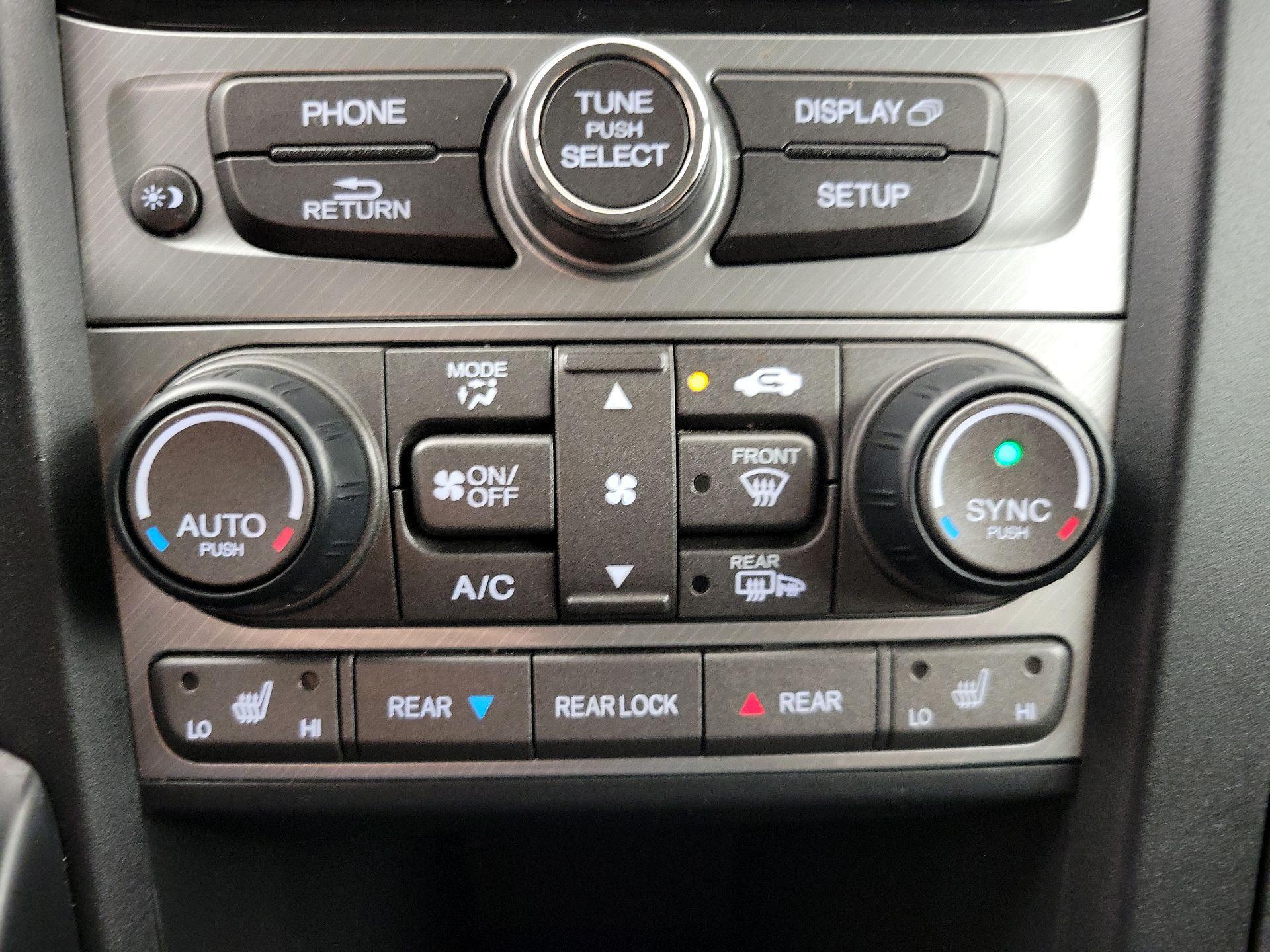 Thumbnail: 2015 Honda Pilot - 16