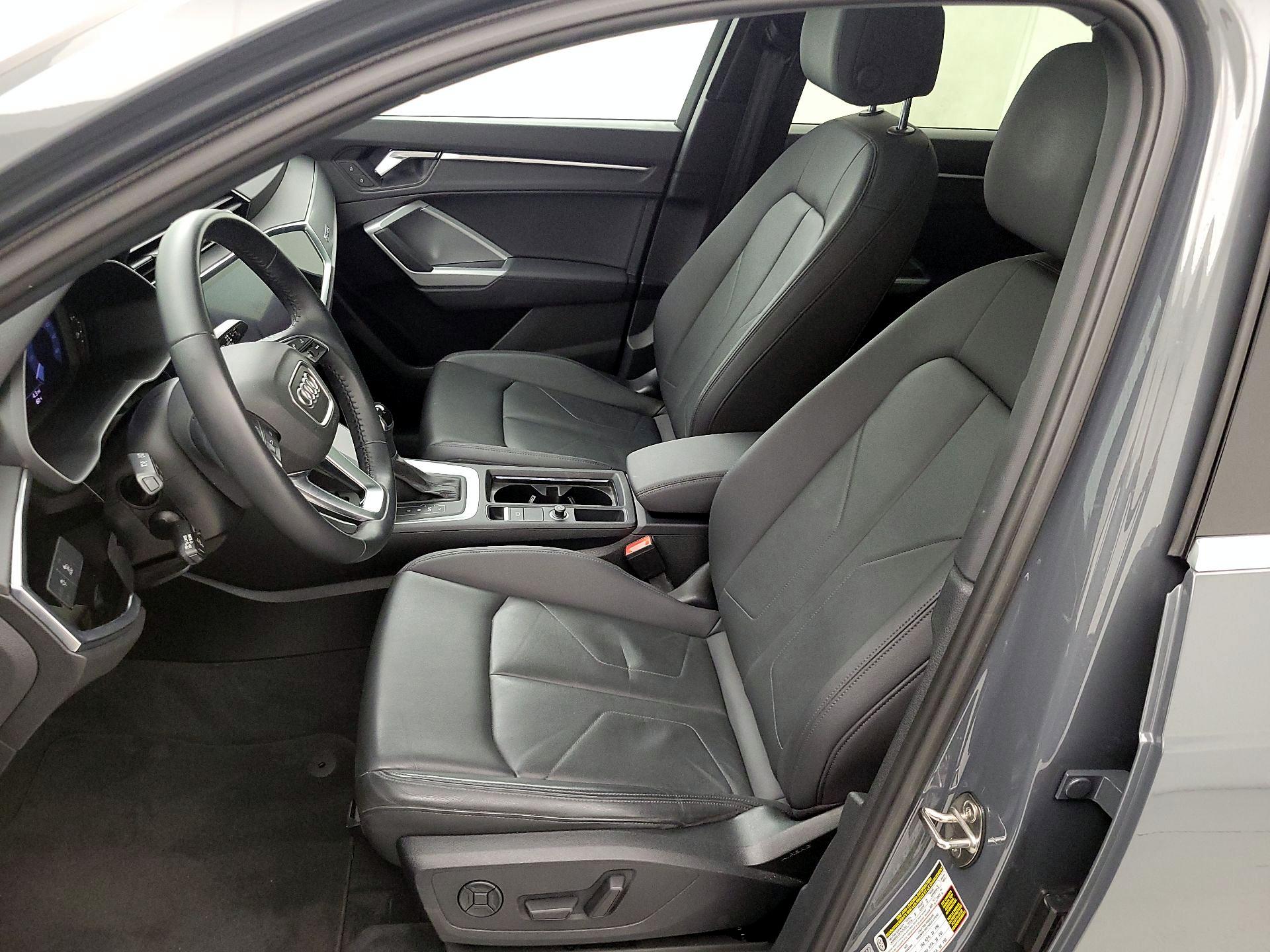 Thumbnail: 2020 Audi Q3 - 11