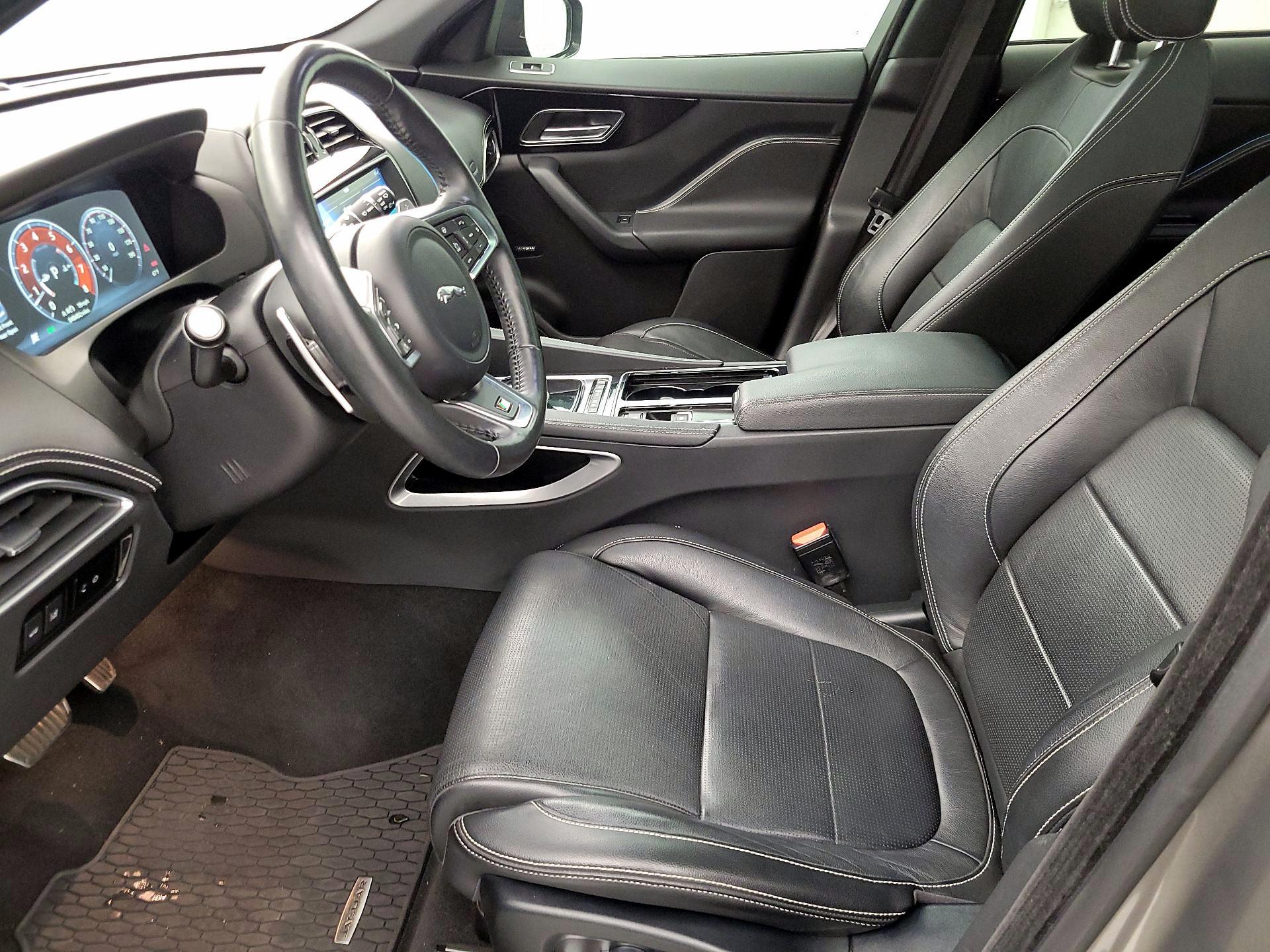 Thumbnail: 2018 Jaguar F-Pace - 11