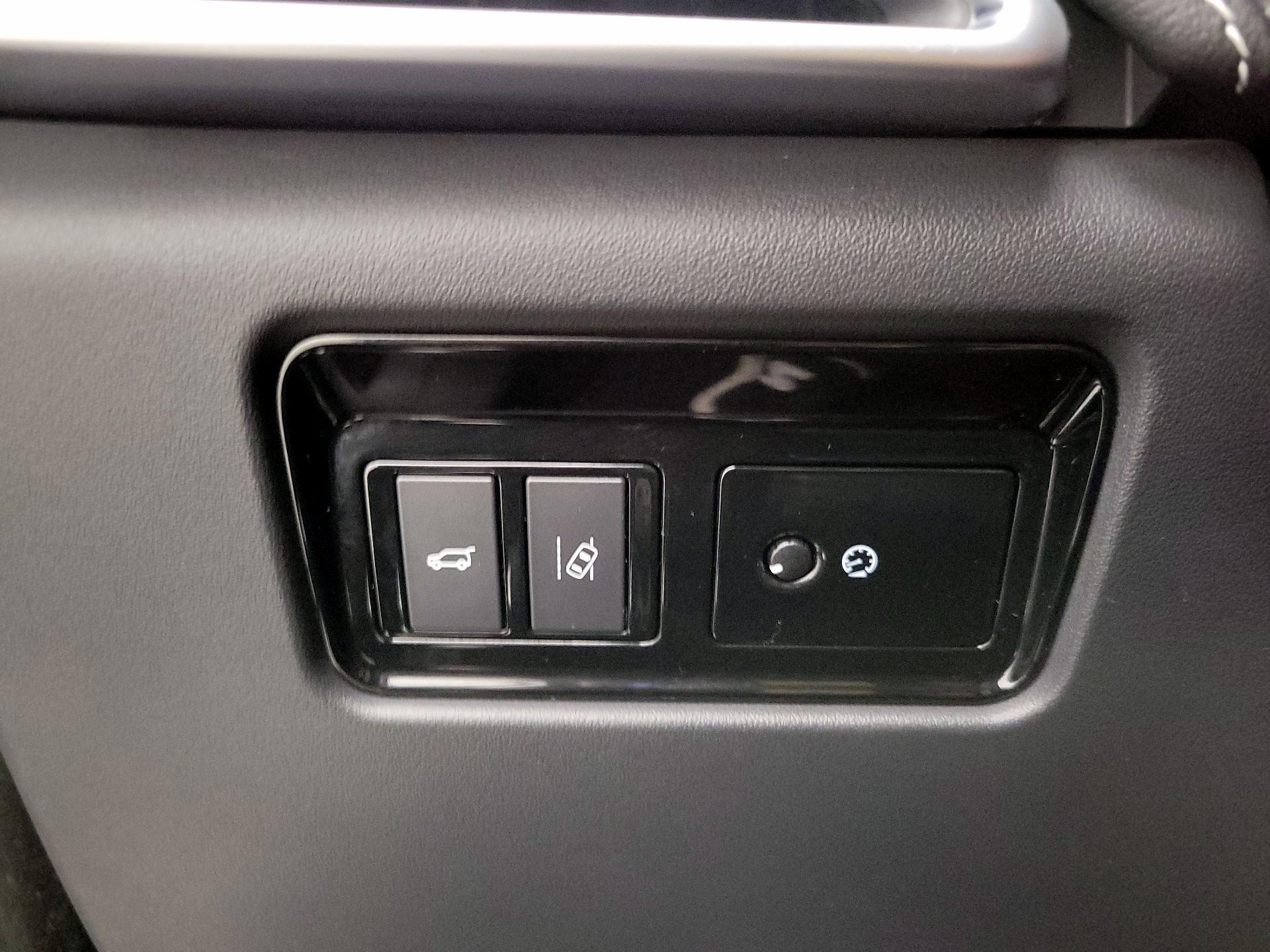 Thumbnail: 2018 Jaguar F-Pace - 13