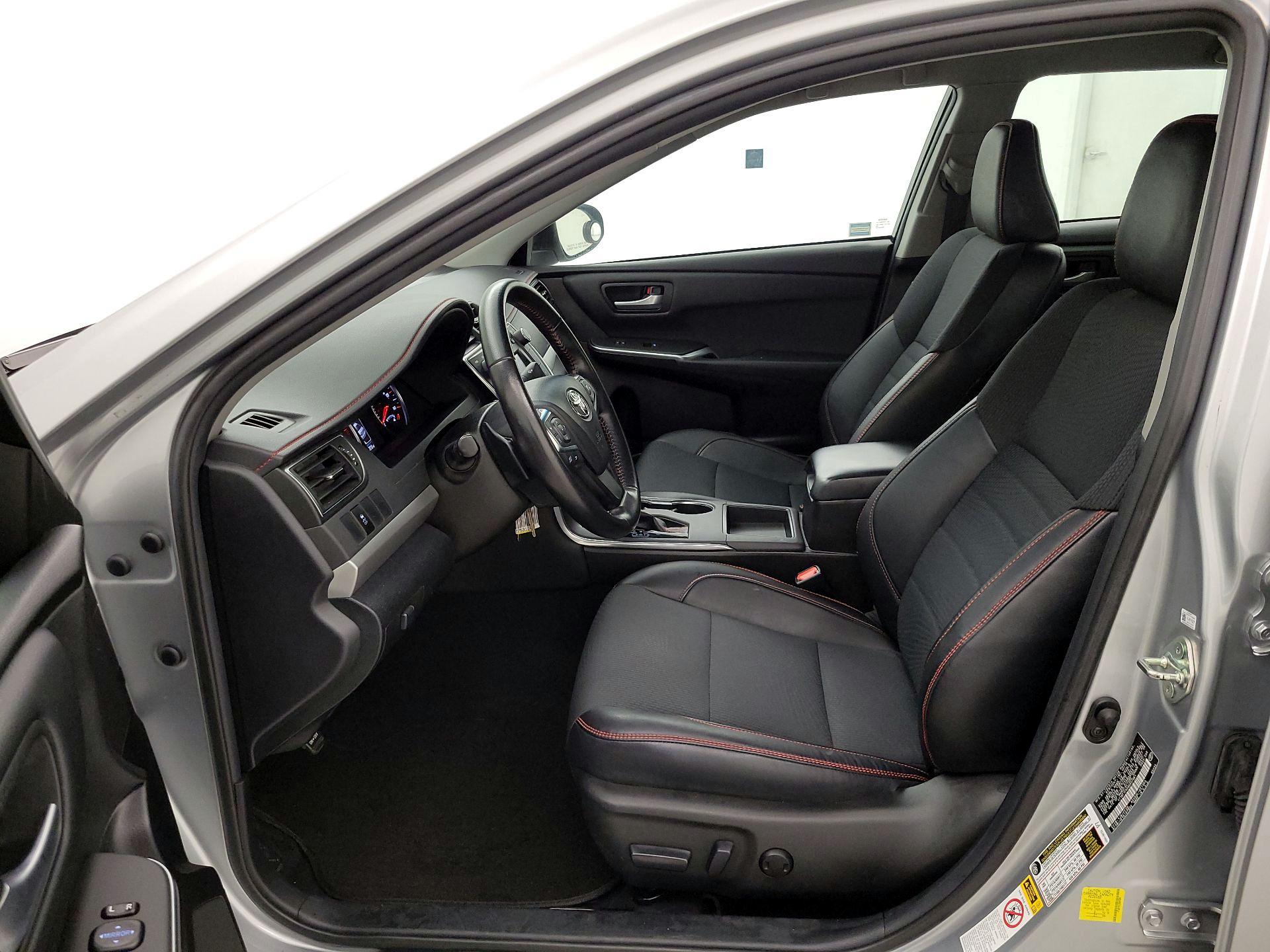 Thumbnail: 2016 Toyota Camry - 11