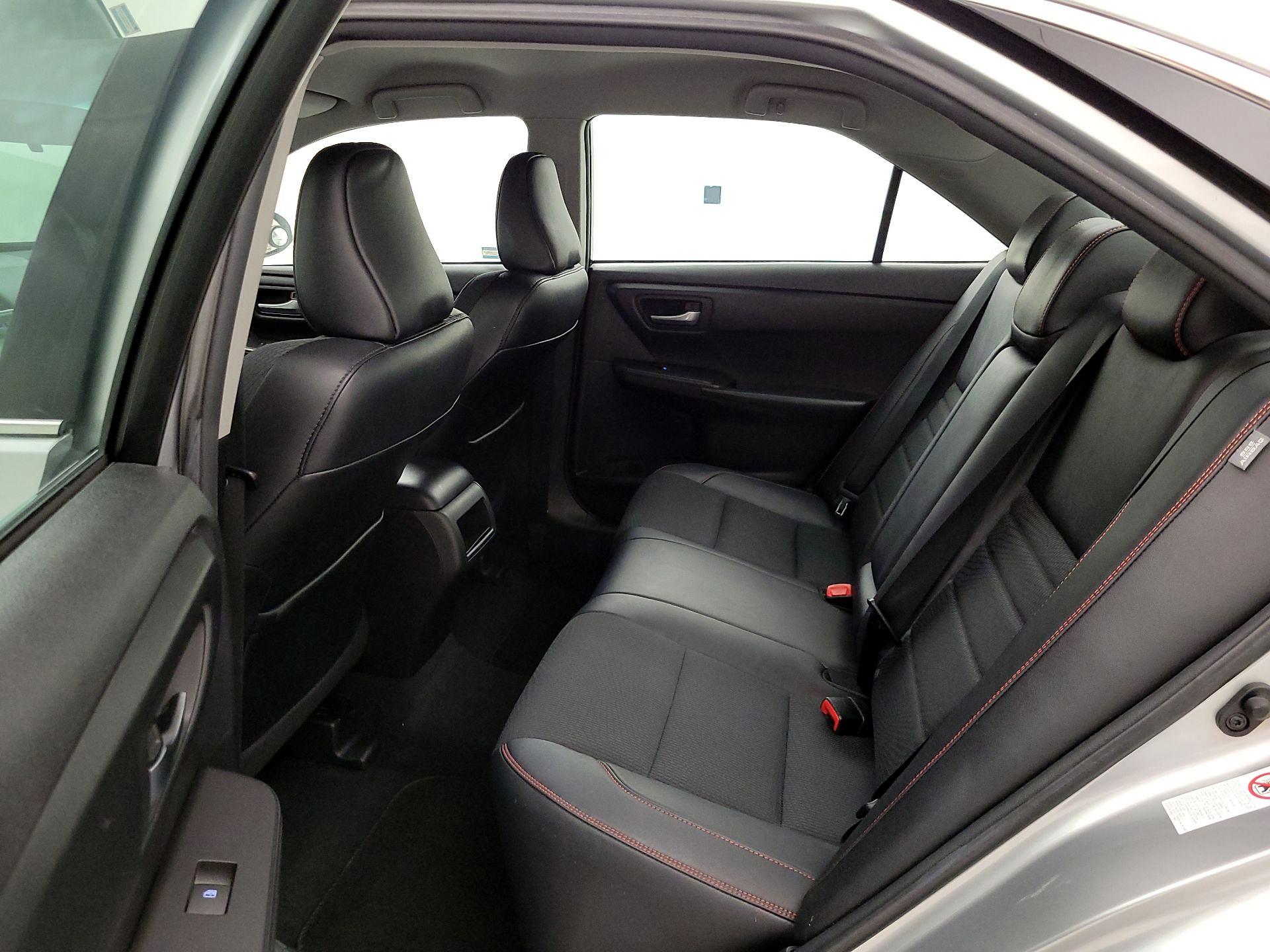 Thumbnail: 2016 Toyota Camry - 18