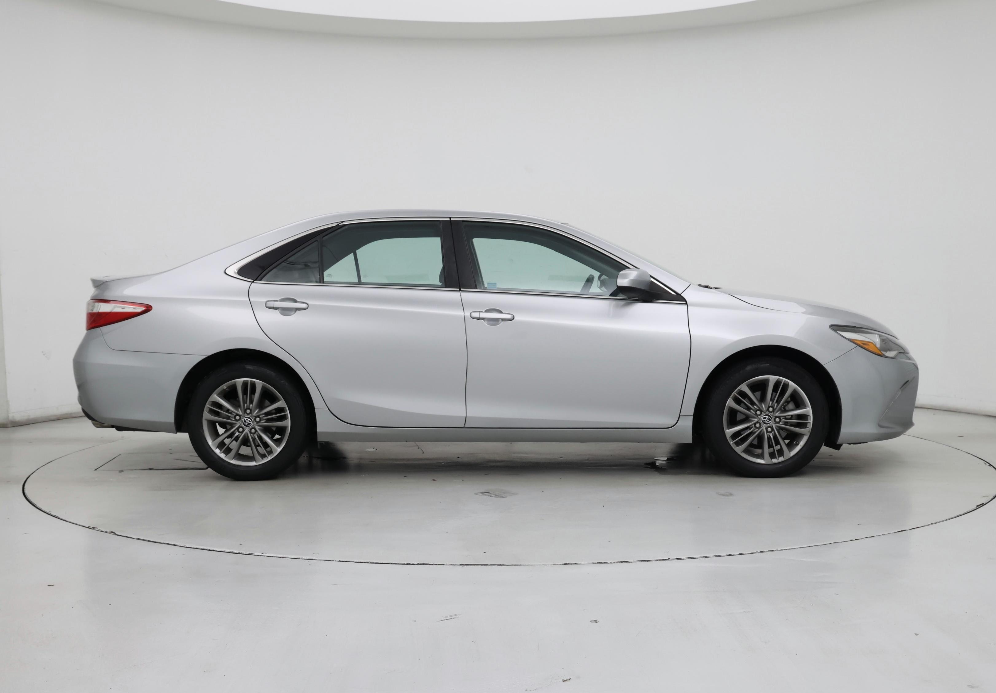 Thumbnail: 2016 Toyota Camry - 7