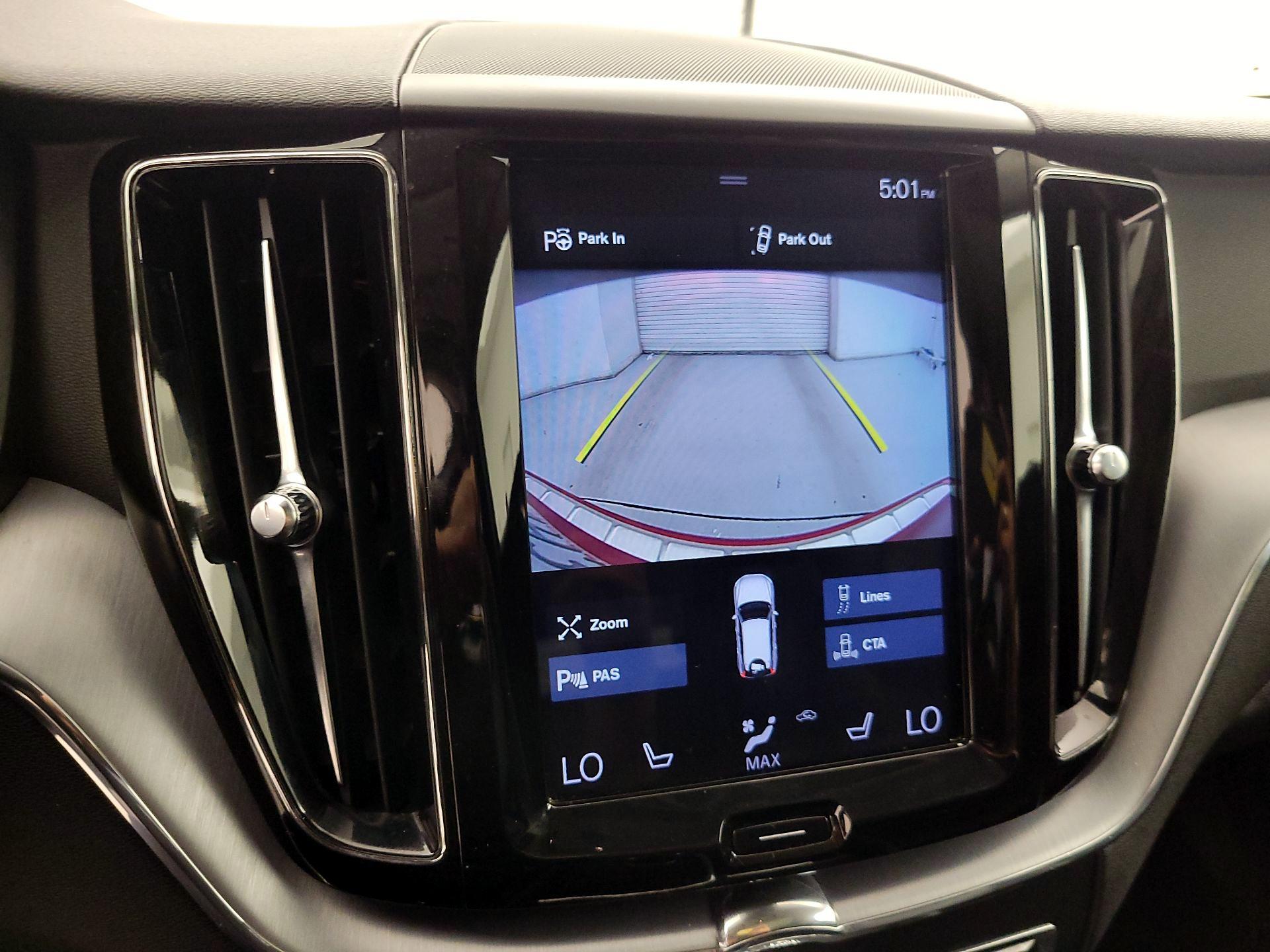 Thumbnail: 2019 Volvo XC60 - 15