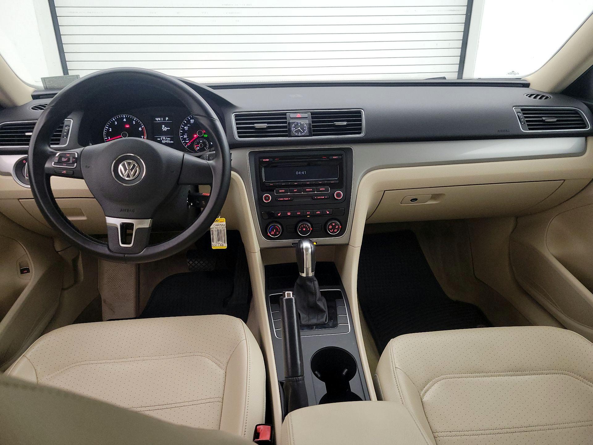 Thumbnail: 2014 Volkswagen Passat - 9
