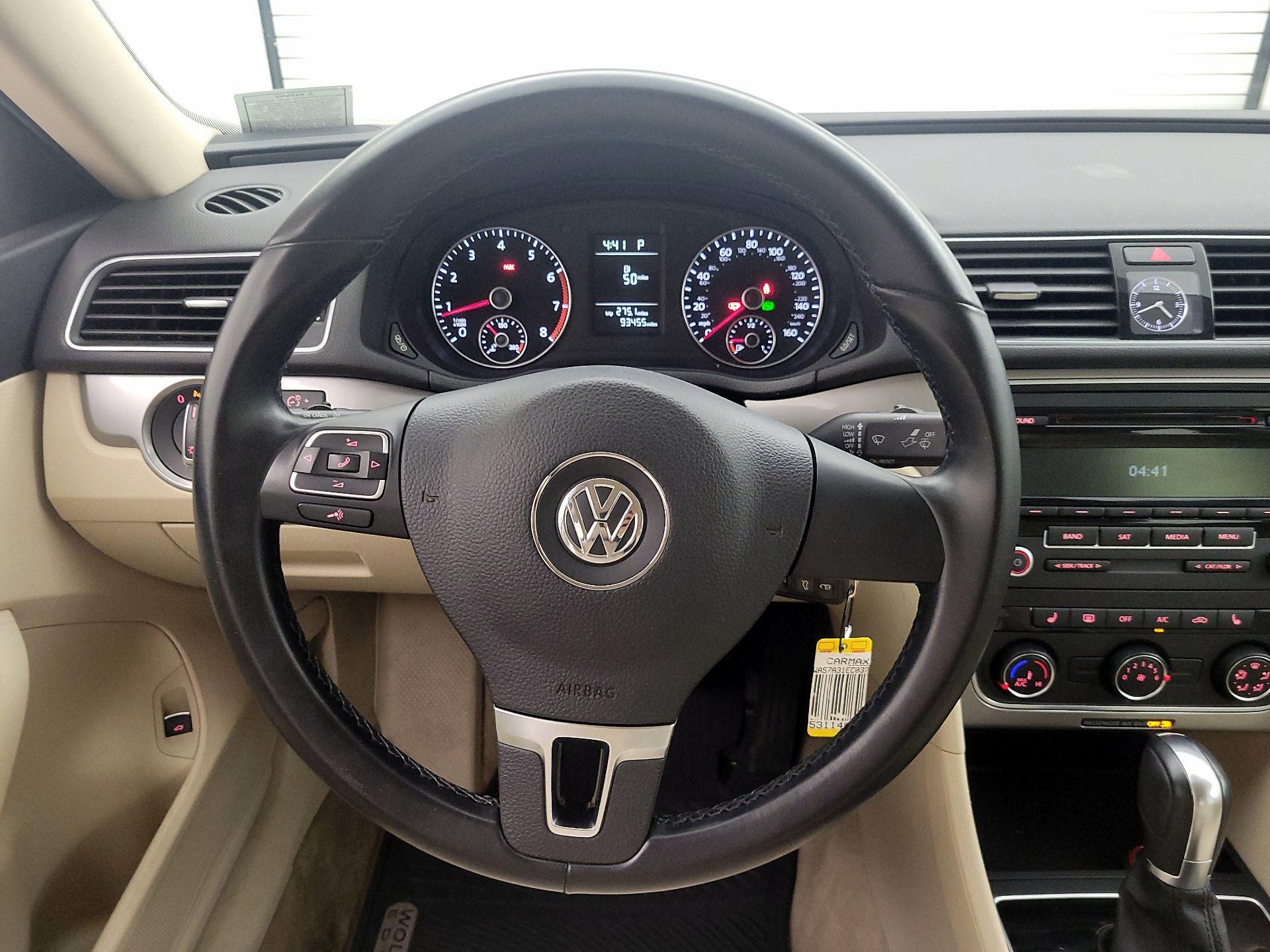 Thumbnail: 2014 Volkswagen Passat - 10