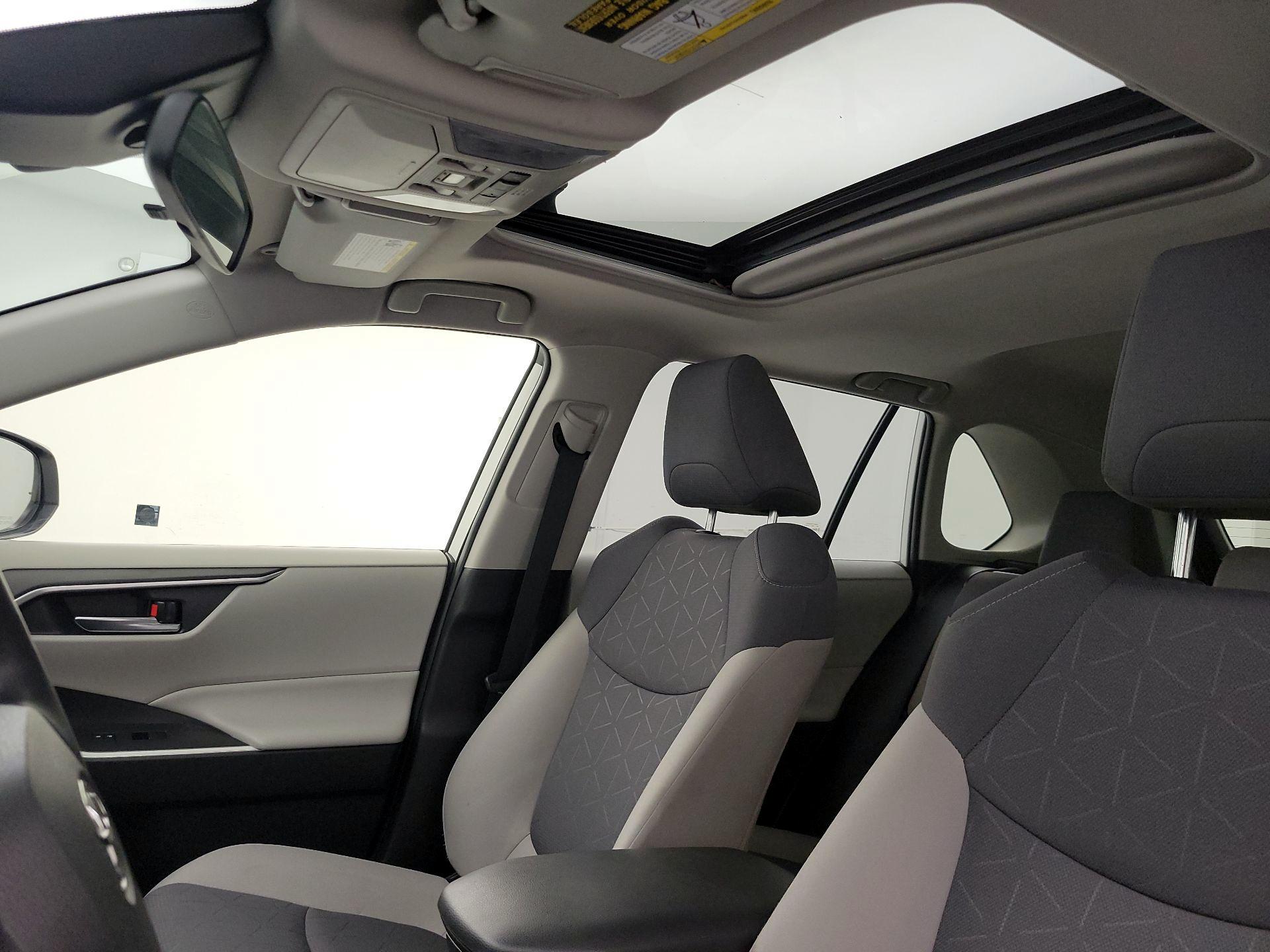 Thumbnail: 2020 Toyota RAV4 - 18