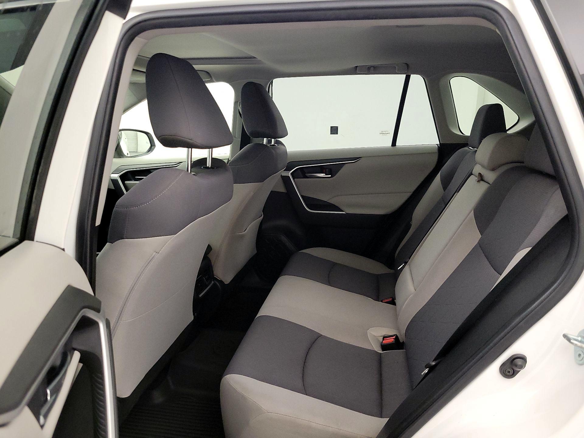 Thumbnail: 2020 Toyota RAV4 - 19