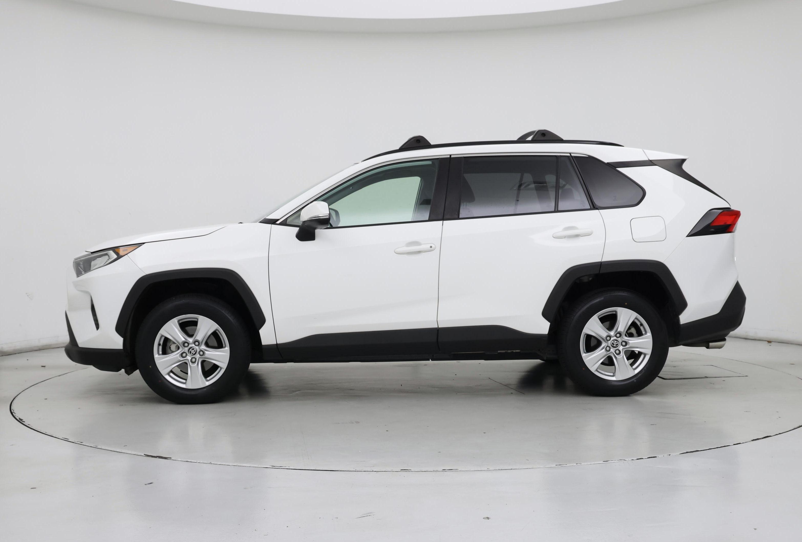 Thumbnail: 2020 Toyota RAV4 - 3
