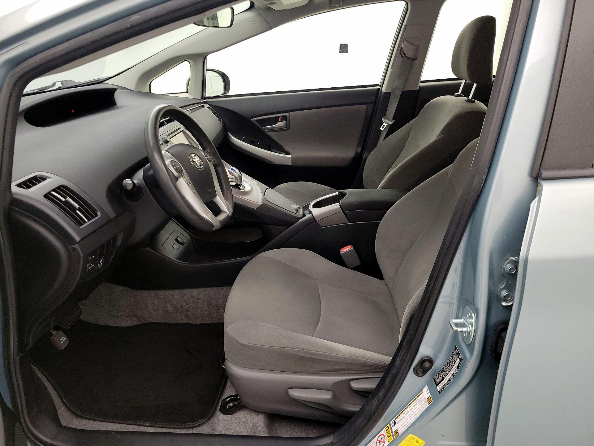 Thumbnail: 2015 Toyota Prius - 11