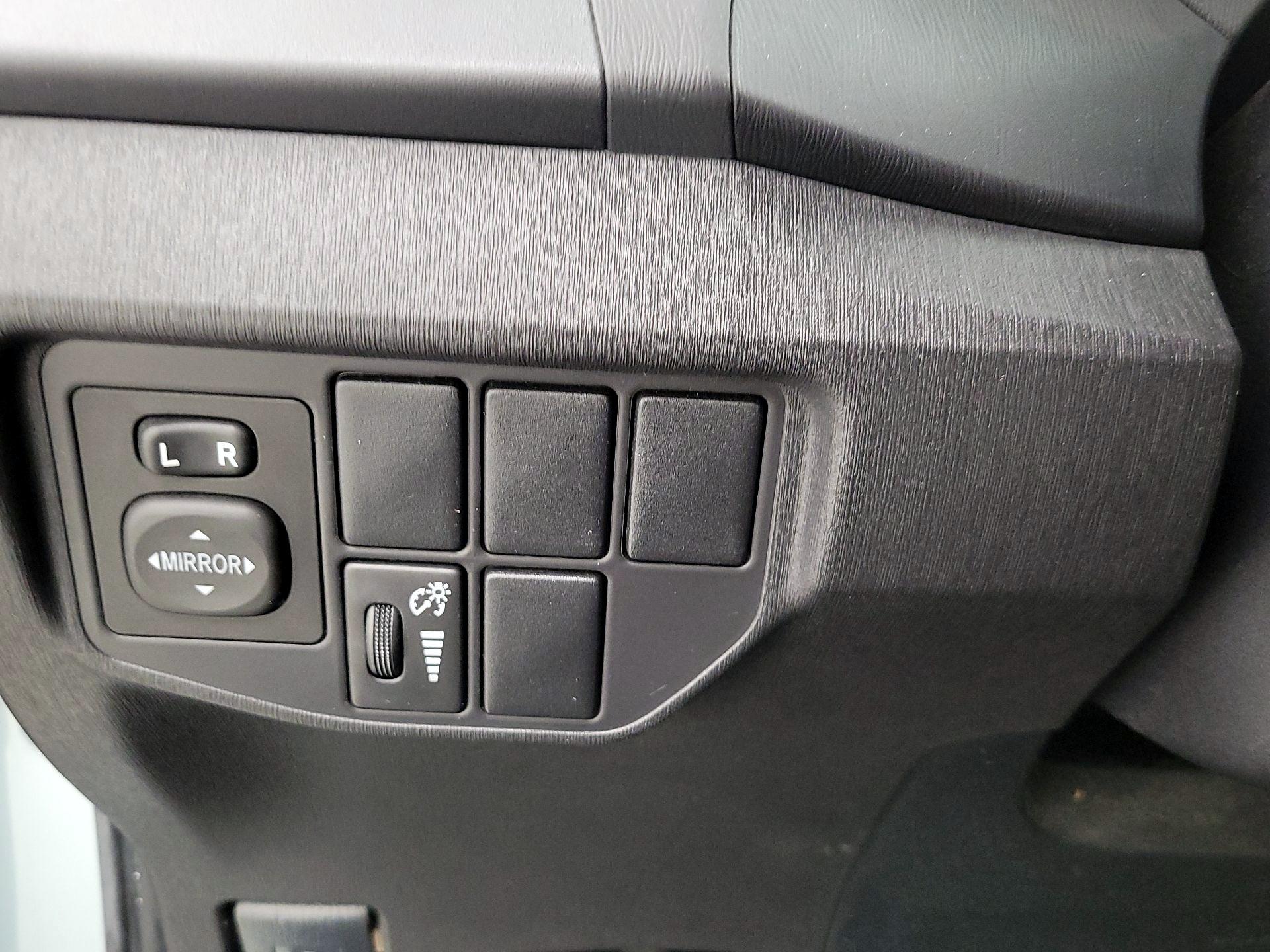 Thumbnail: 2015 Toyota Prius - 13
