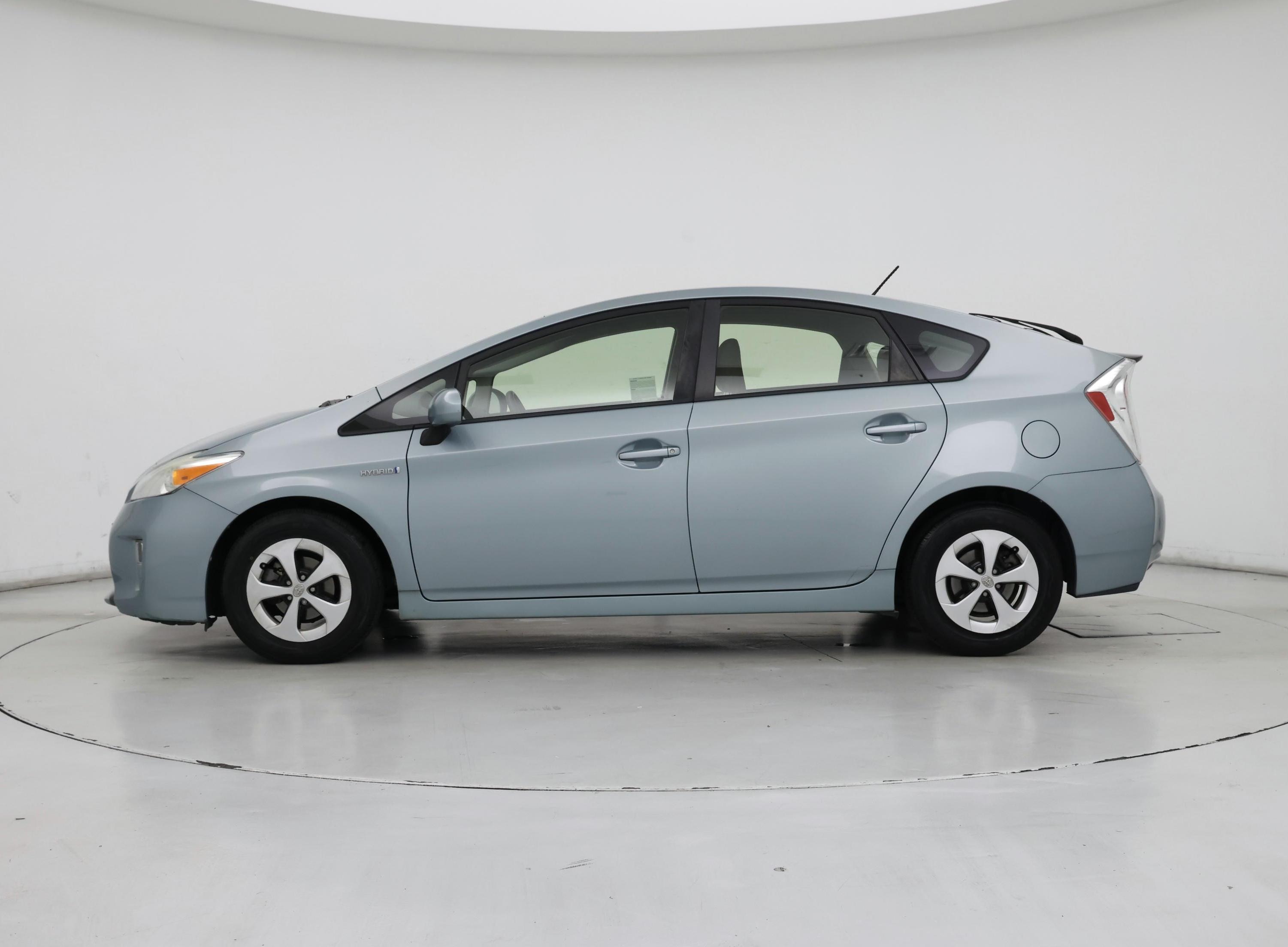 Thumbnail: 2015 Toyota Prius - 3
