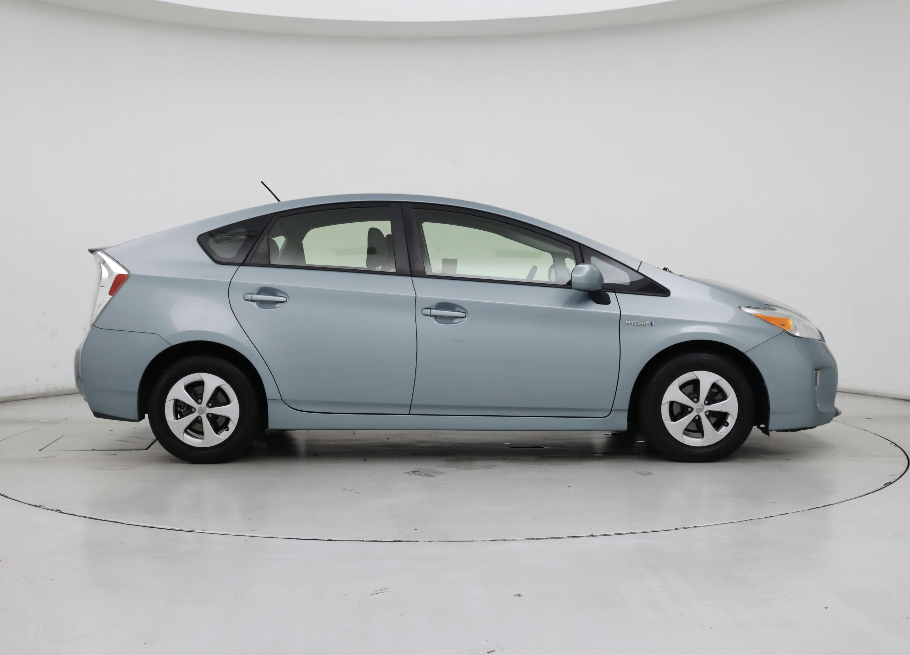 Thumbnail: 2015 Toyota Prius - 7
