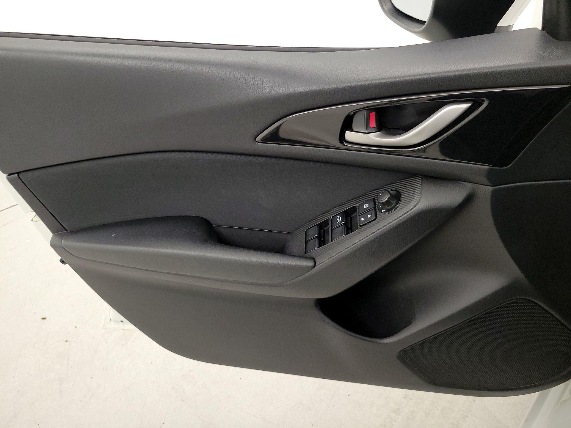 Thumbnail: 2016 Mazda Mazda3 - 12