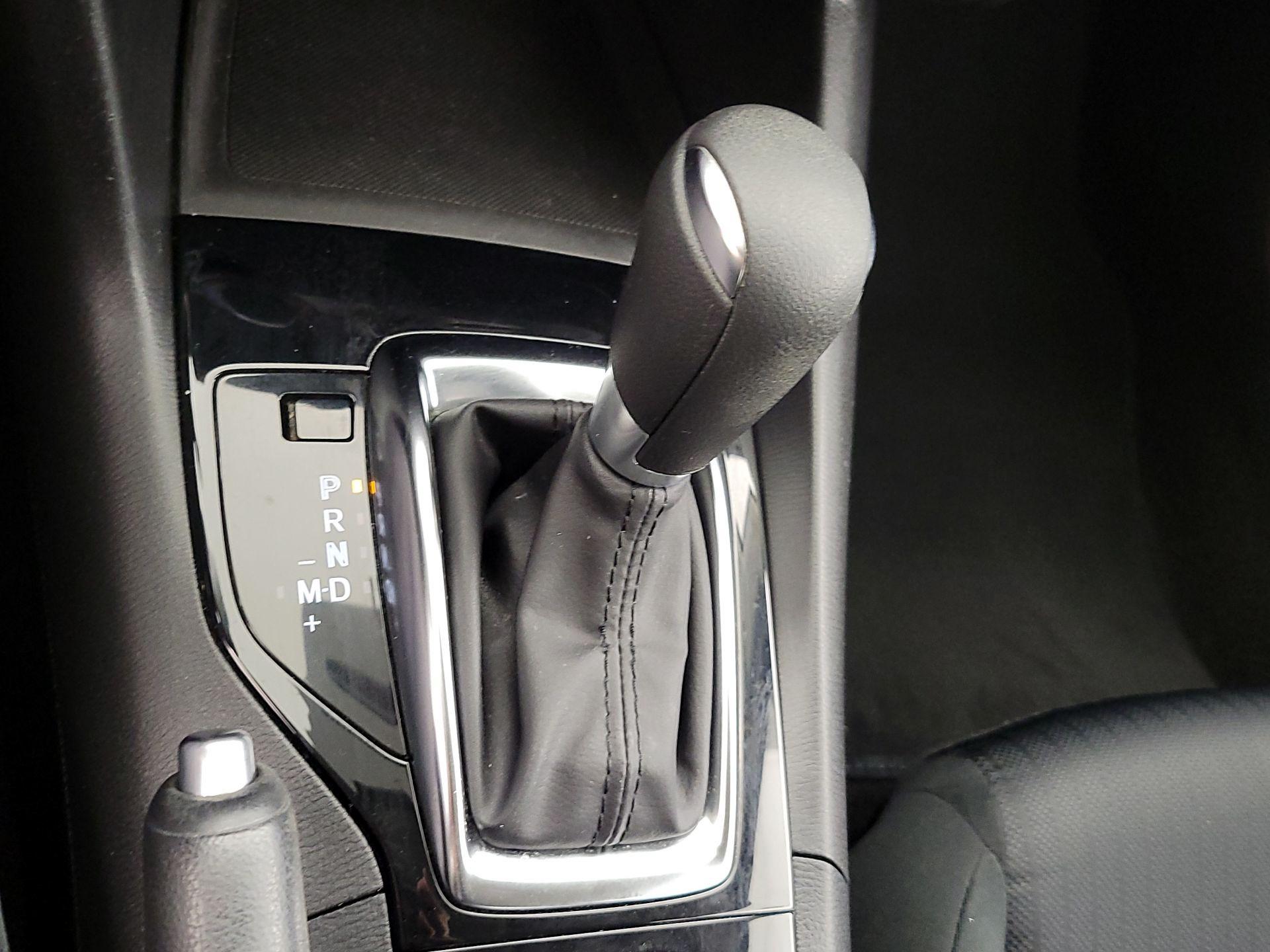 Thumbnail: 2016 Mazda Mazda3 - 17