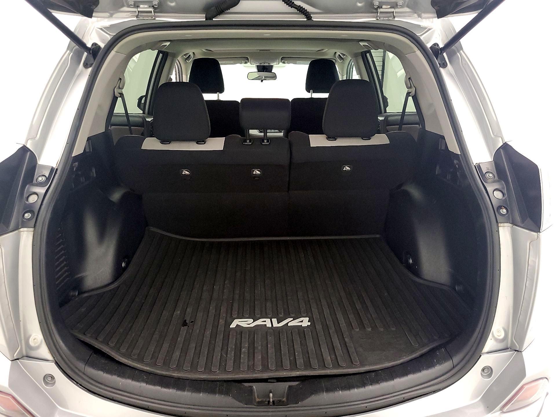 Thumbnail: 2017 Toyota RAV4 - 20