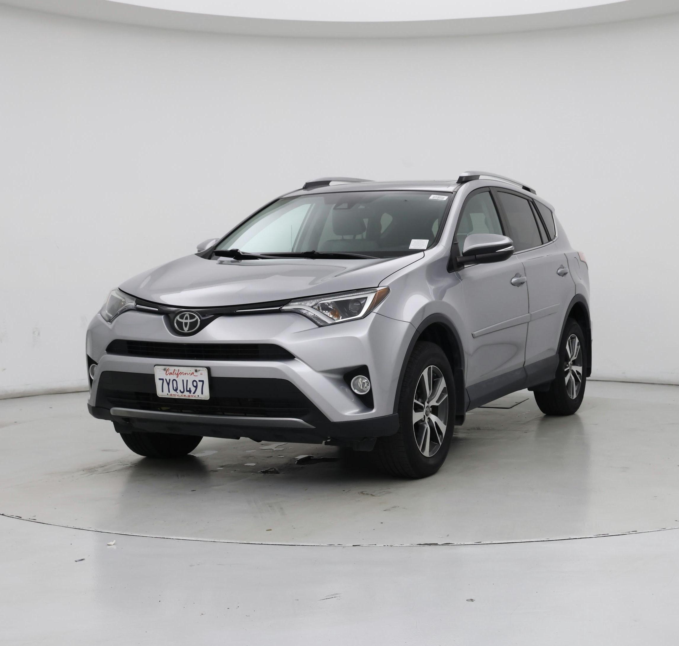 Thumbnail: 2017 Toyota RAV4 - 4