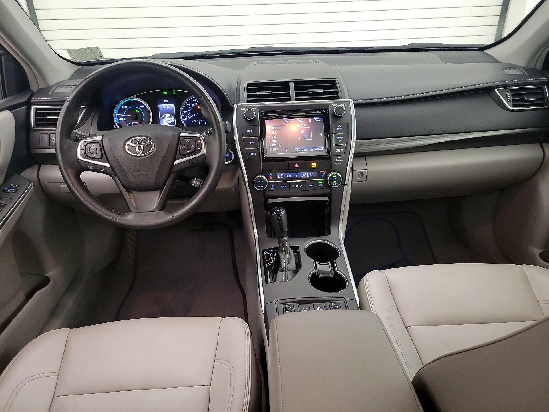 Thumbnail: 2015 Toyota Camry - 9