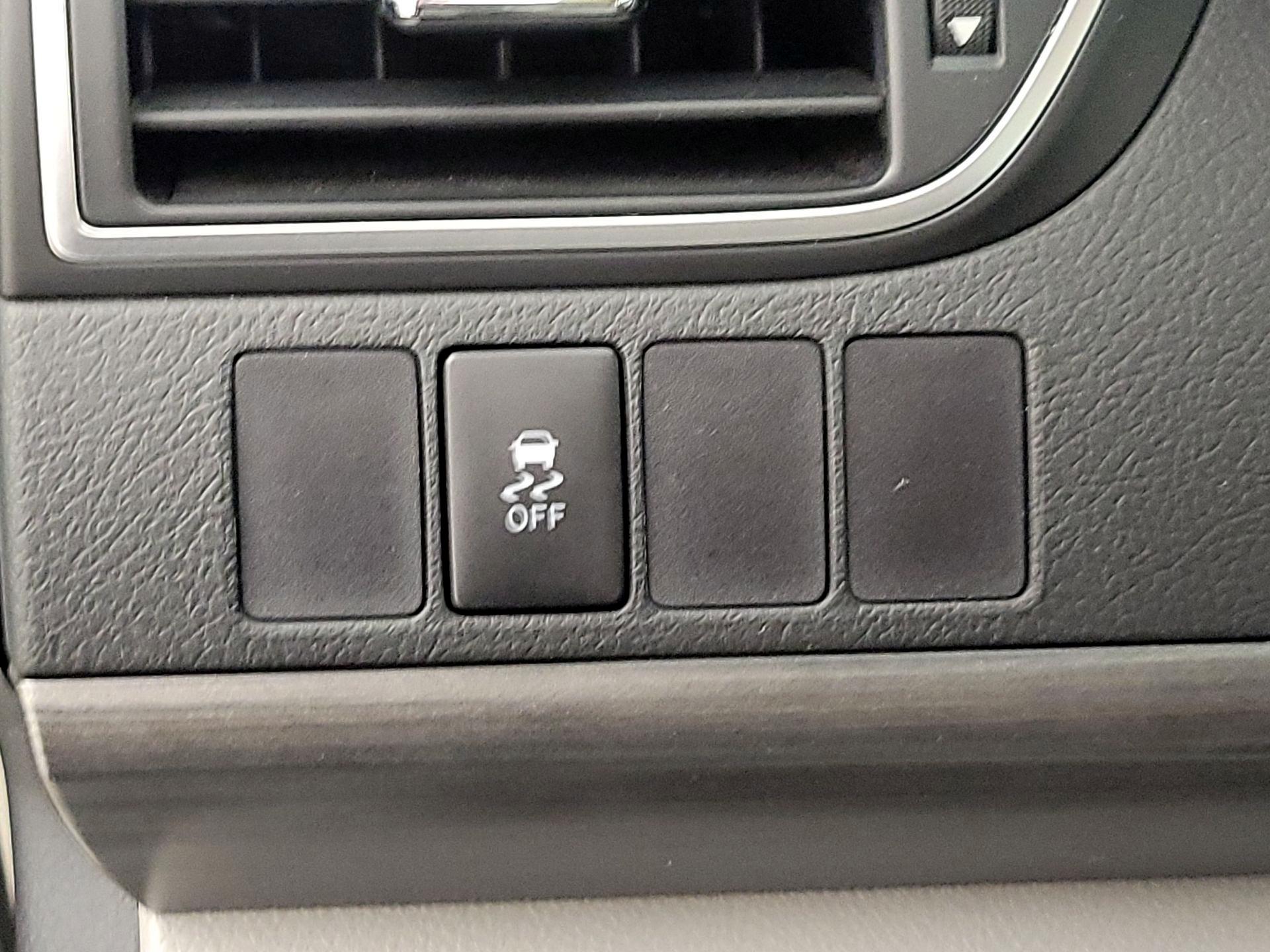 Thumbnail: 2015 Toyota Camry - 13