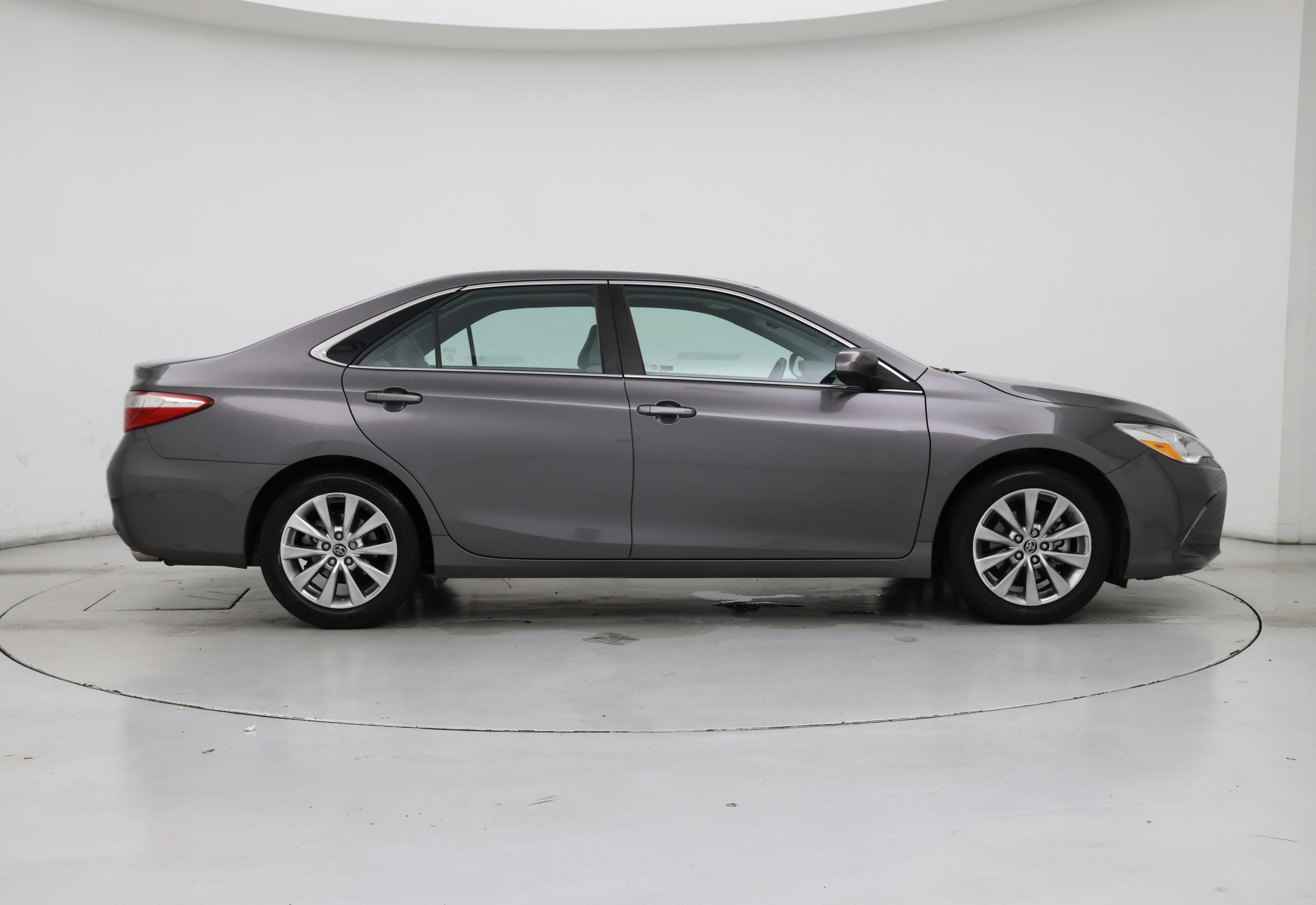 Thumbnail: 2015 Toyota Camry - 7