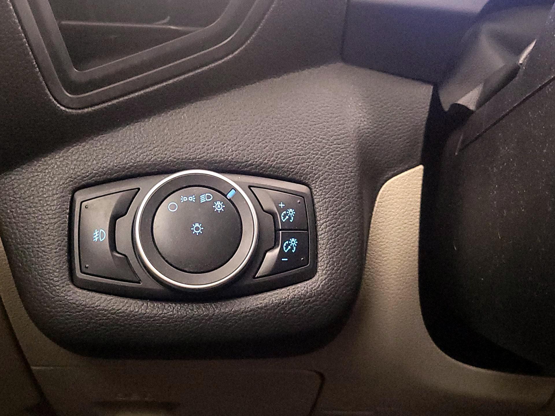 Thumbnail: 2015 Ford C-Max - 13