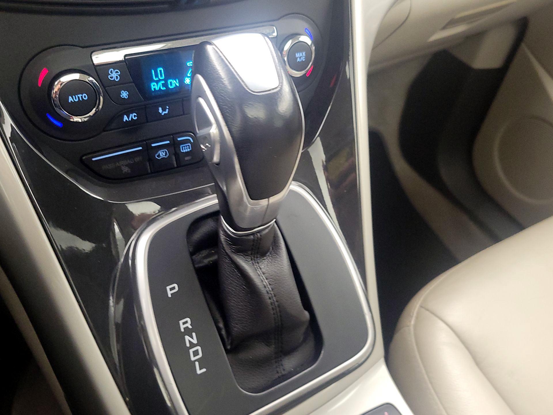 Thumbnail: 2015 Ford C-Max - 16