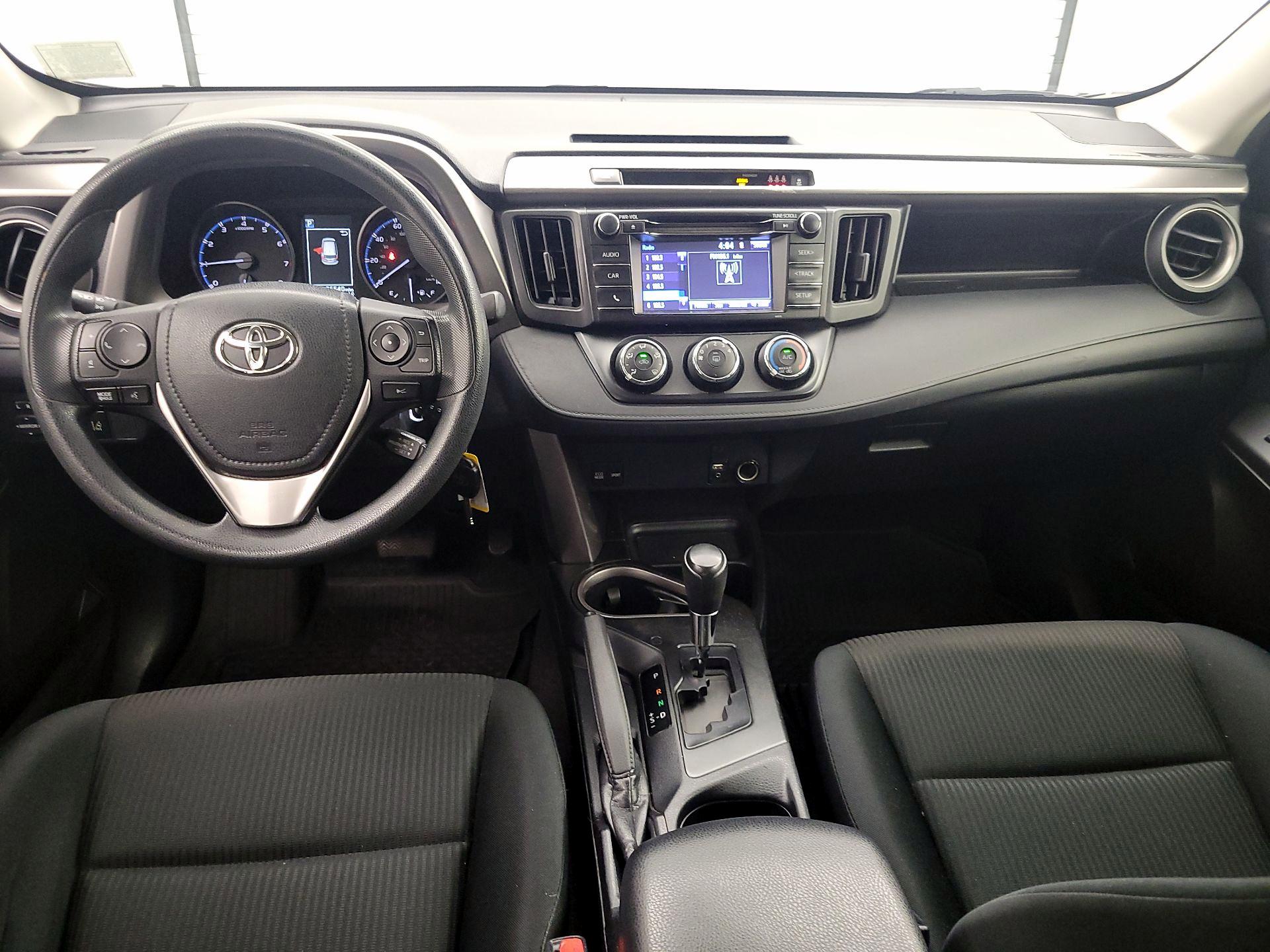 Thumbnail: 2017 Toyota RAV4 - 9