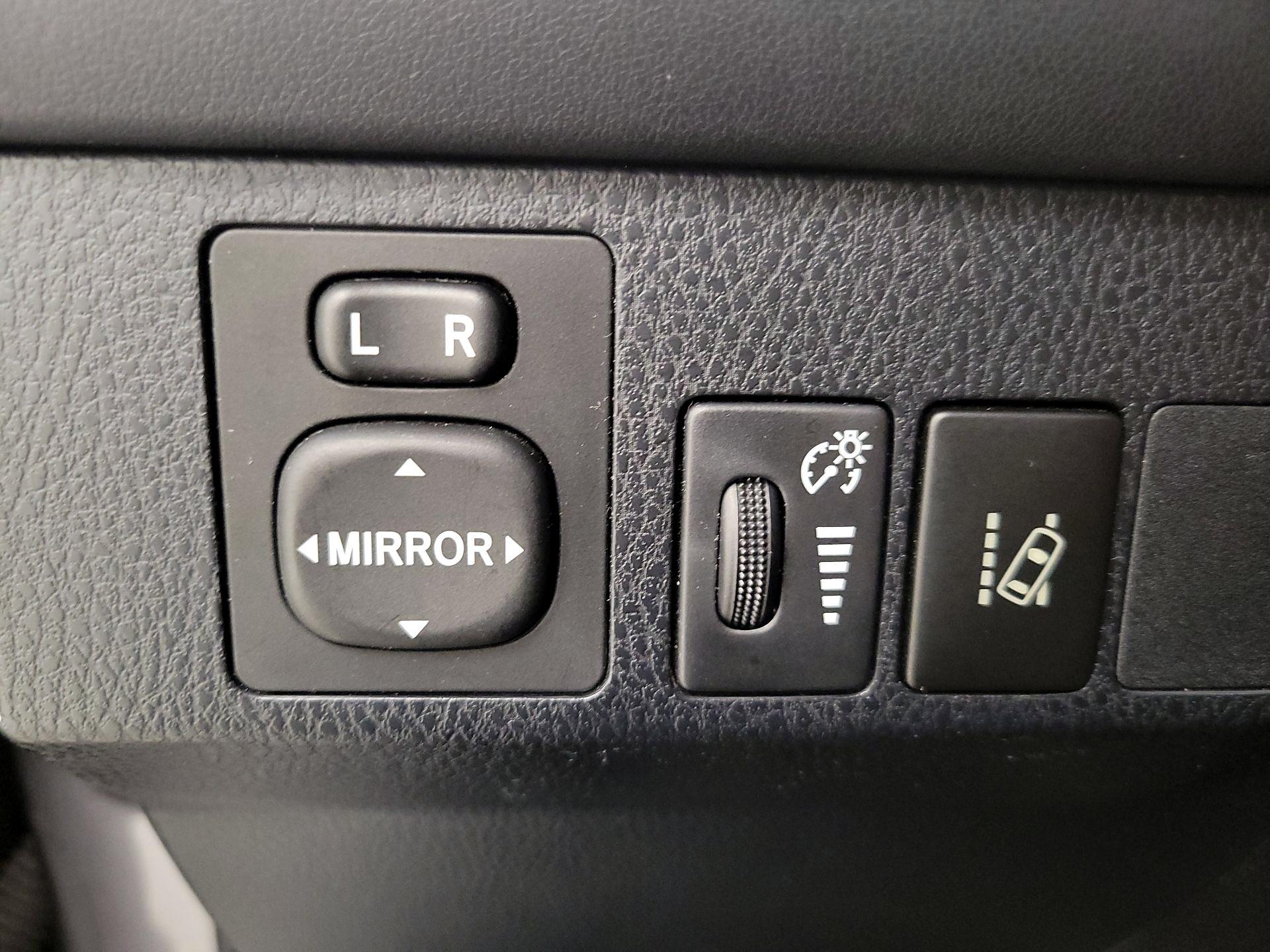 Thumbnail: 2017 Toyota RAV4 - 13
