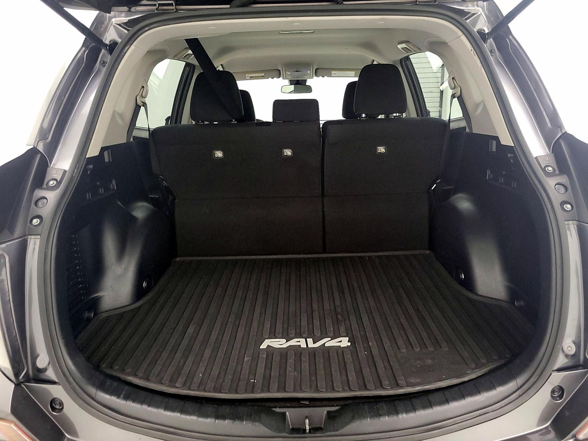 Thumbnail: 2017 Toyota RAV4 - 20