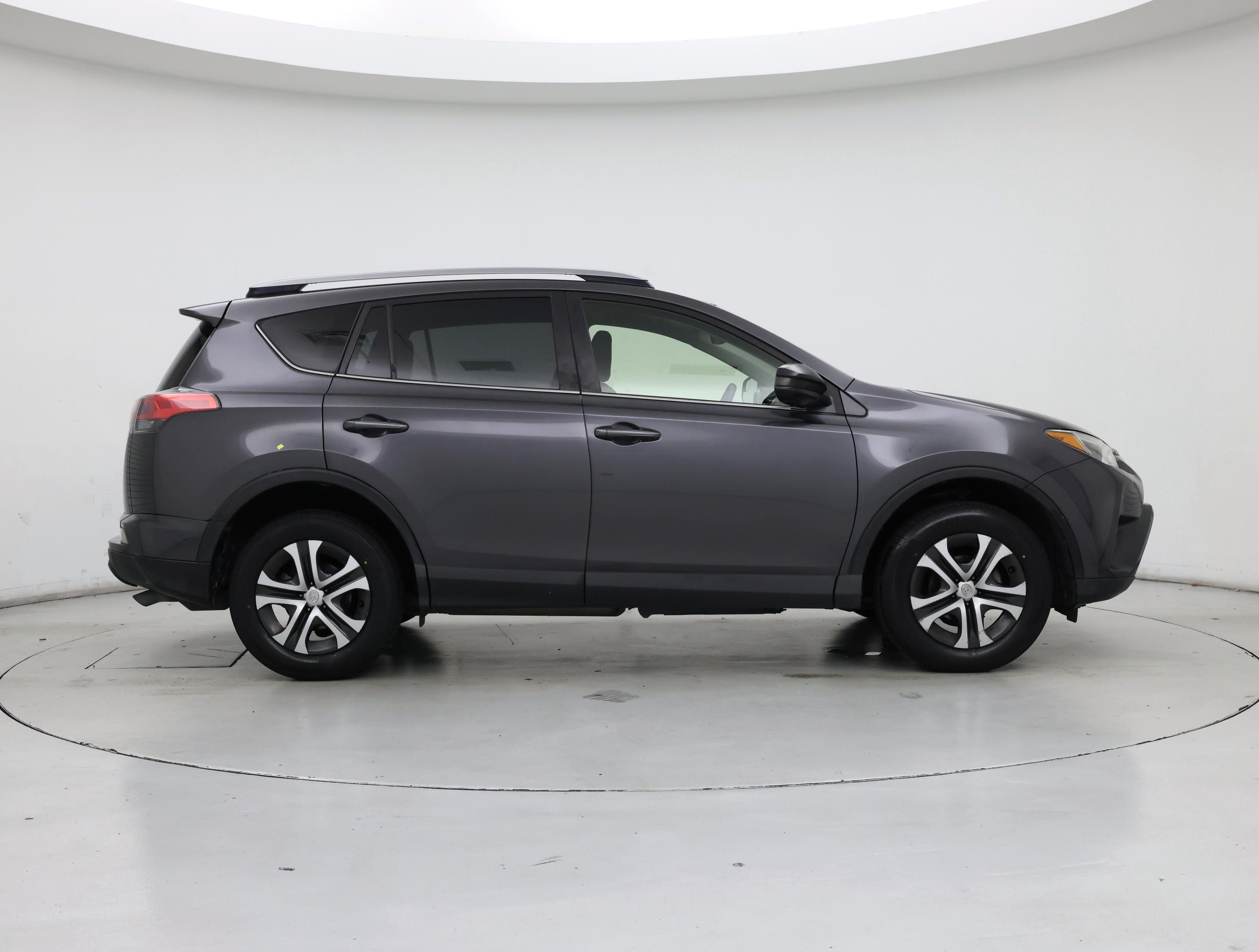 Thumbnail: 2017 Toyota RAV4 - 7