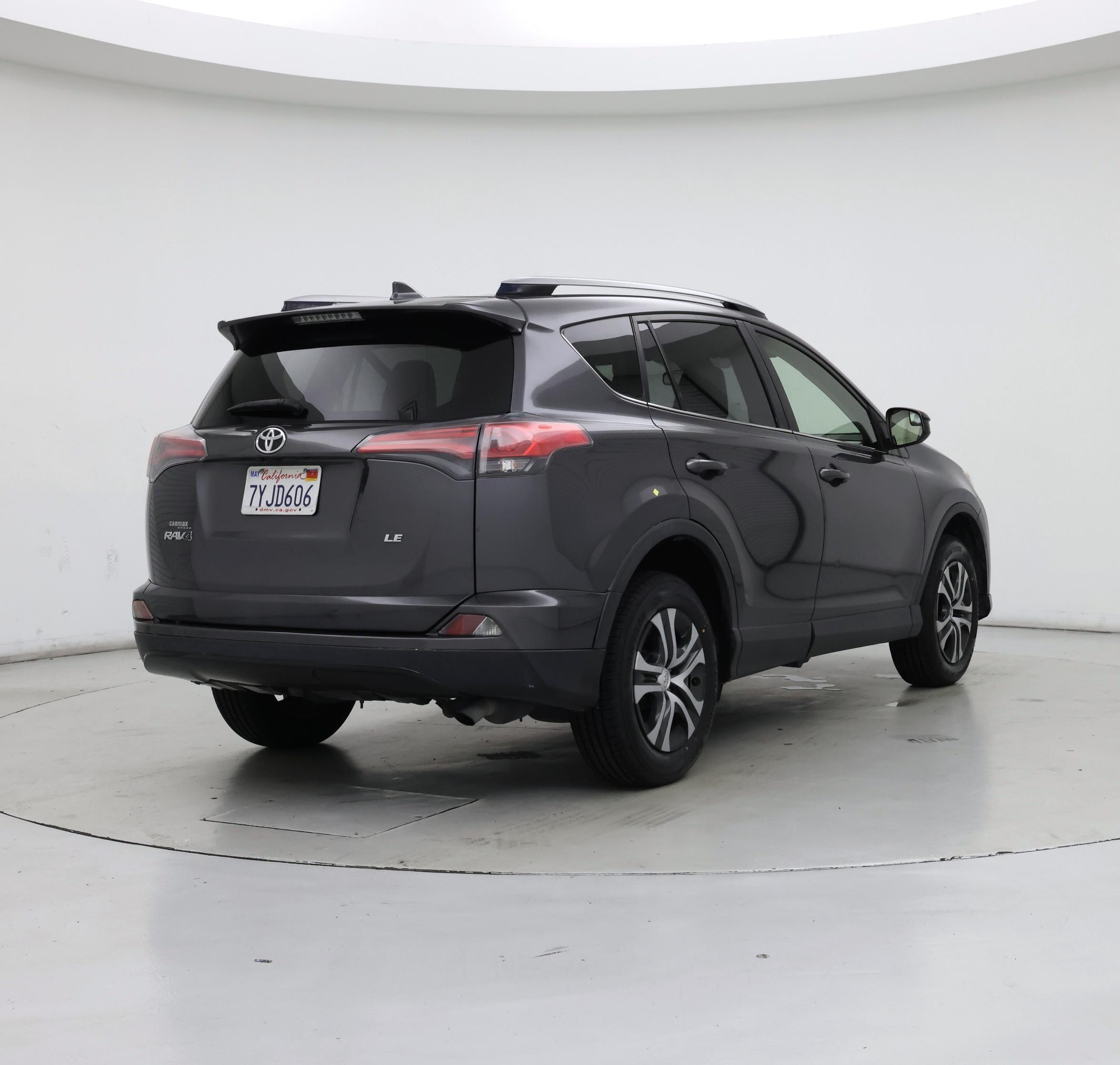 Thumbnail: 2017 Toyota RAV4 - 8
